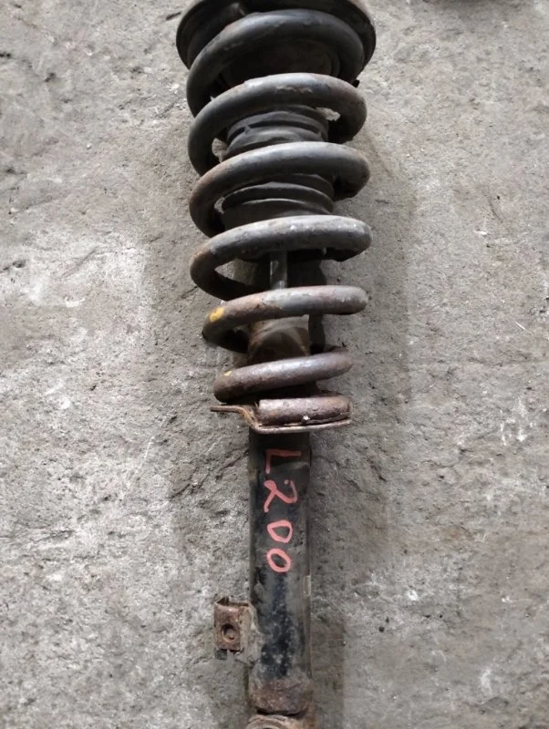 Амортизатор передний Mitsubishi L200 (2006-2015) 2010 MR992321