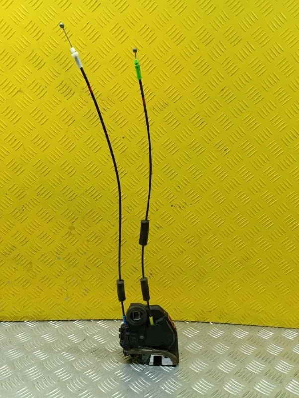 Замок двери задней правой Toyota Land Cruiser Prado 150 (2009-2023) 2012 6905033120 2.7 I 2TRFE