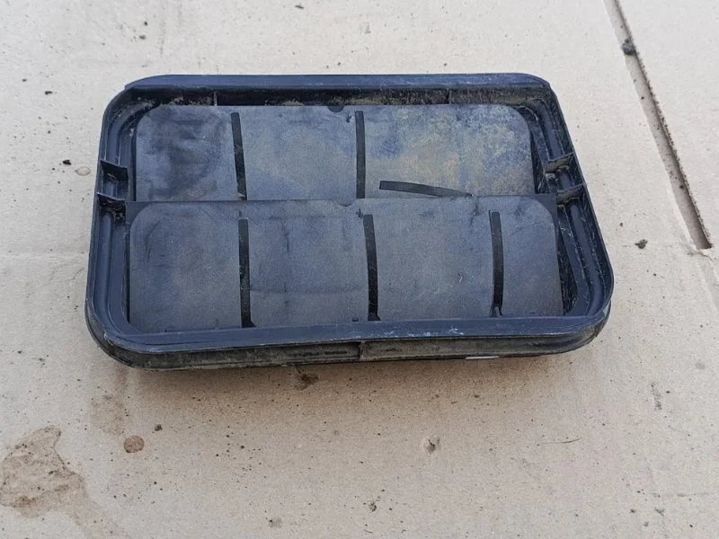 Клапан вентиляции салона правый Renault Sandero 2016 7700838358 ХЭТЧБЕК D4FF732