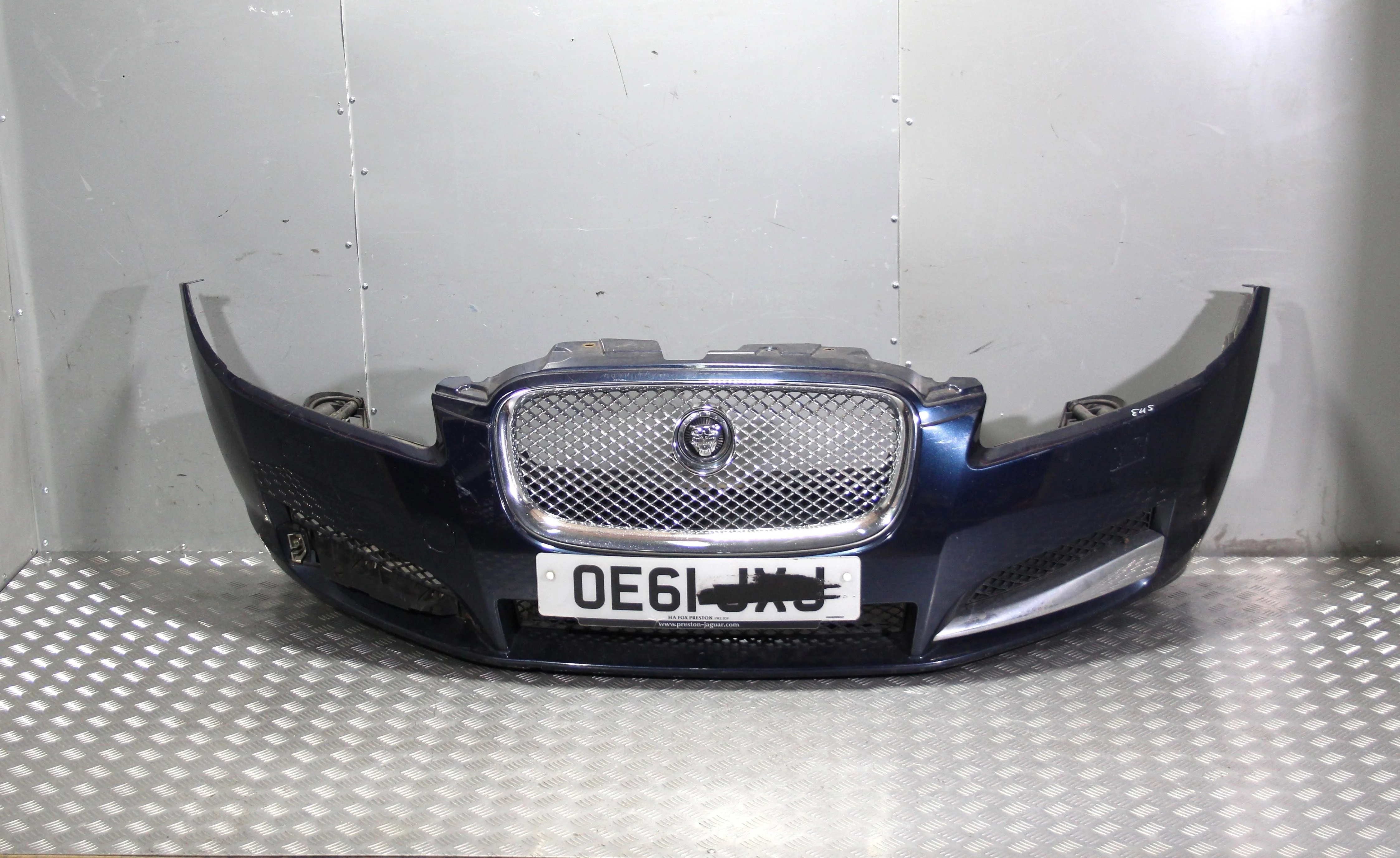 Решетка радиатора JAGUAR XF I рестайлинг (2011—20