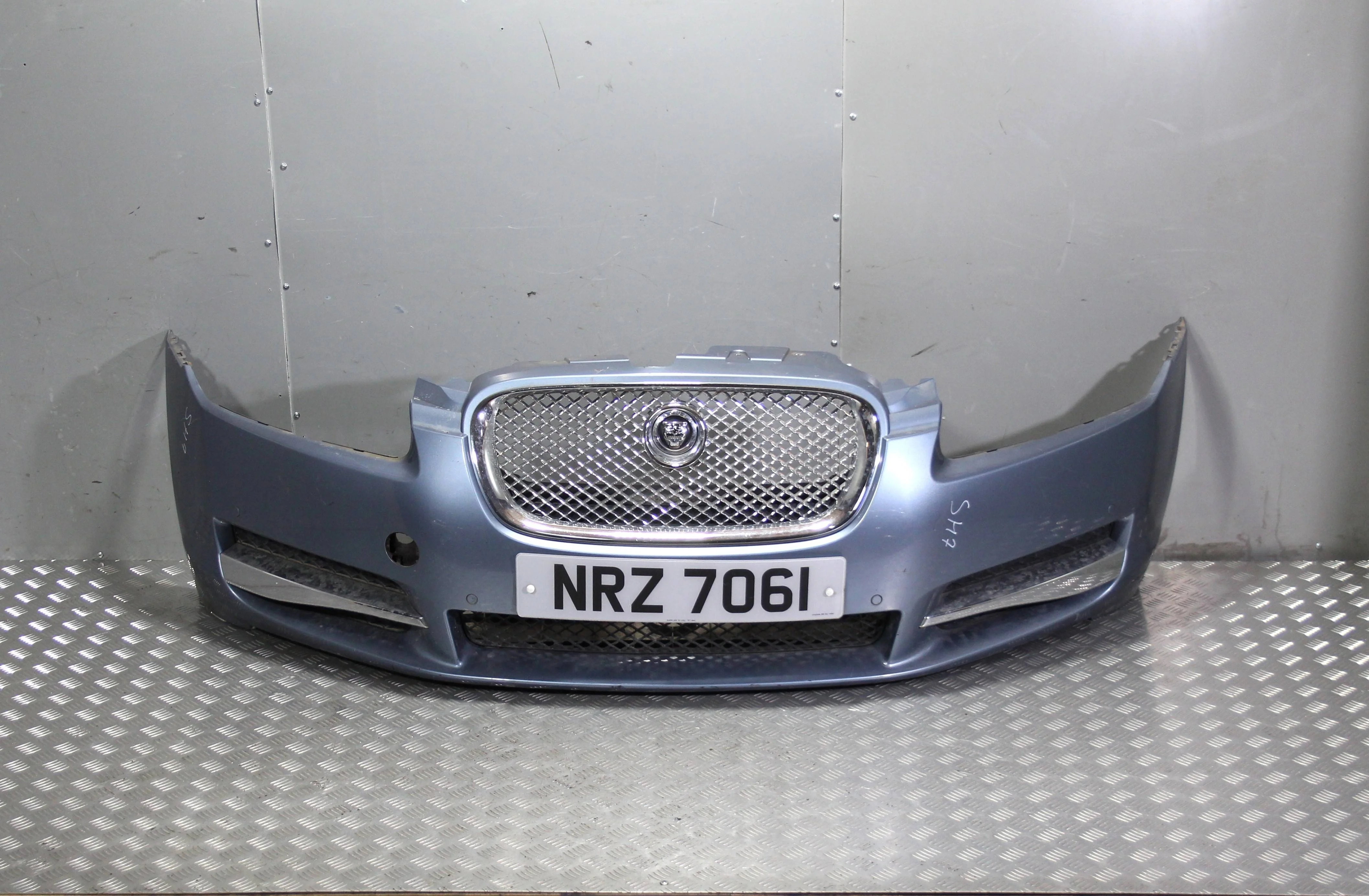 Решетка радиатора JAGUAR XF I (2007—2011)