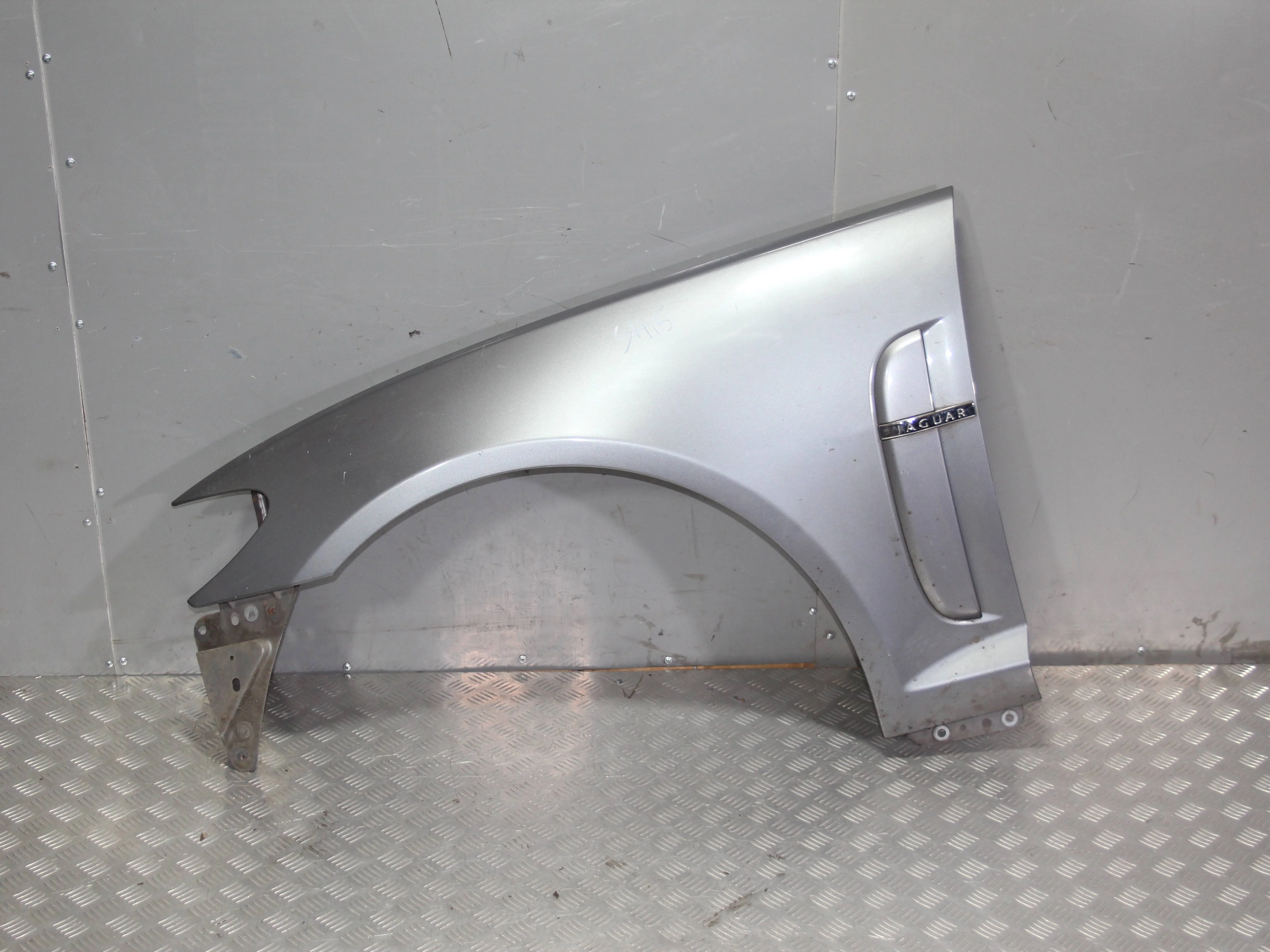 Крыло переднее левое JAGUAR XF I (2007—2011)