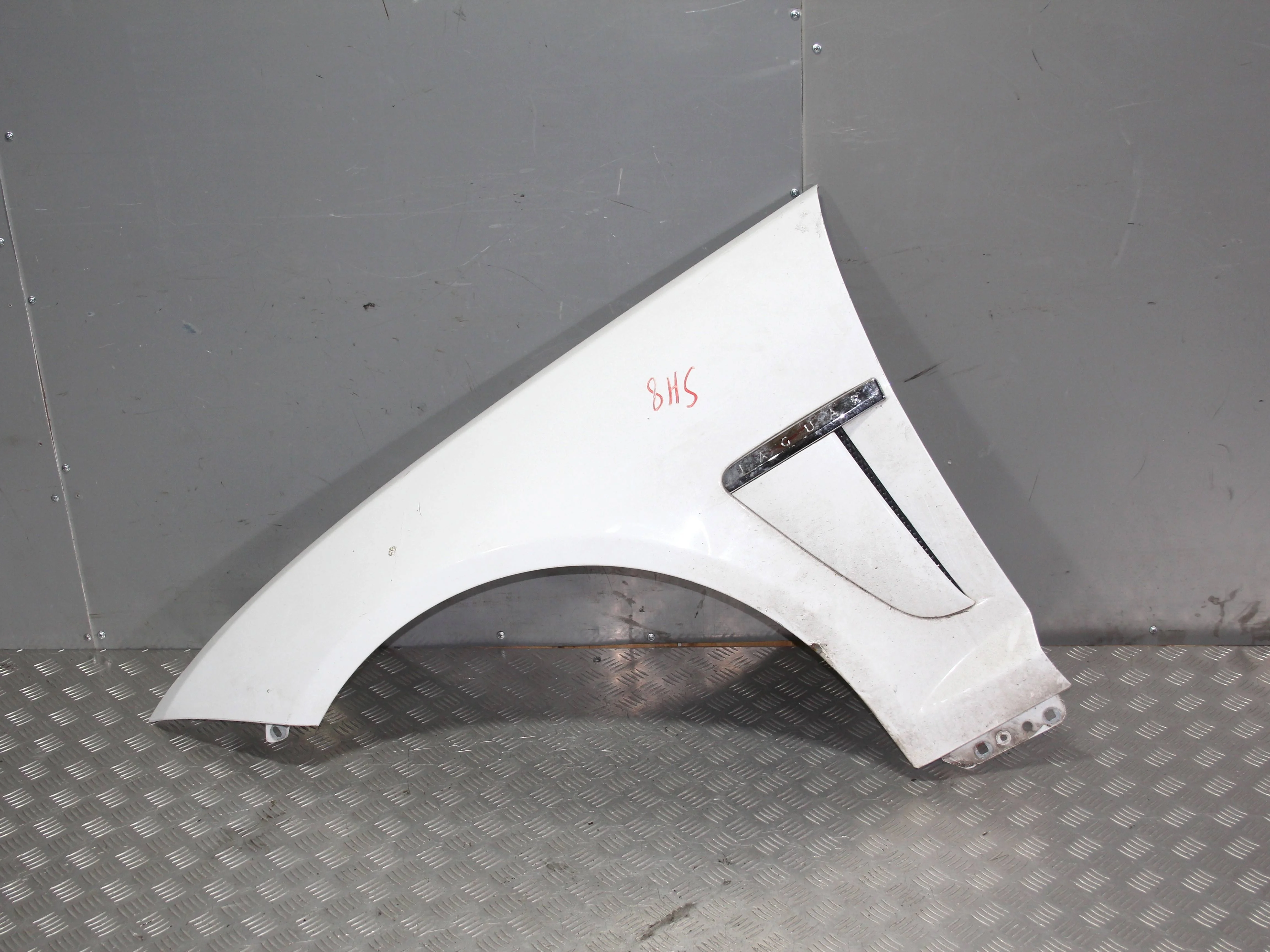 Крыло переднее левое JAGUAR XF I рестайлинг (2011