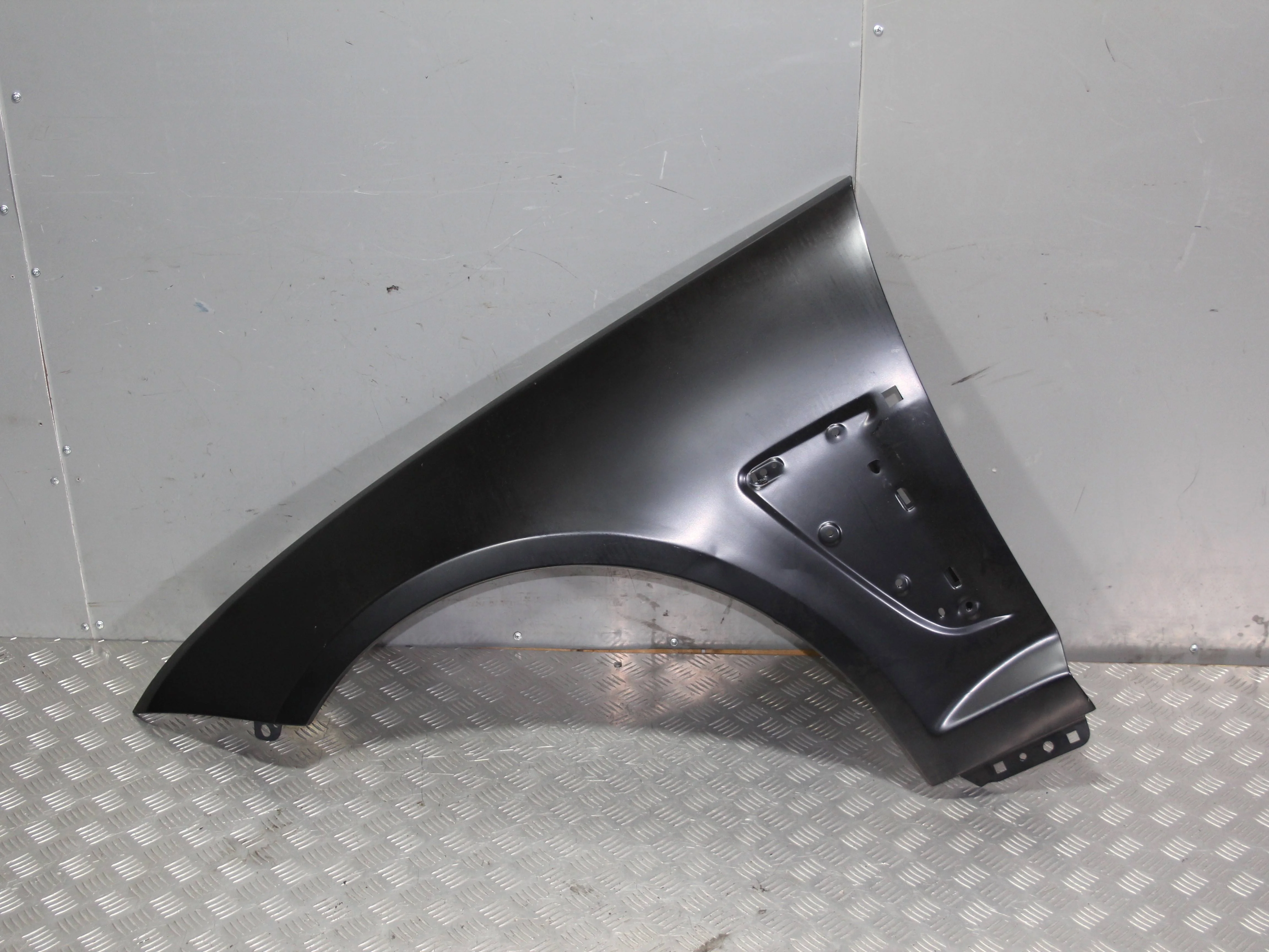 Крыло переднее левое JAGUAR XF I рестайлинг (2011