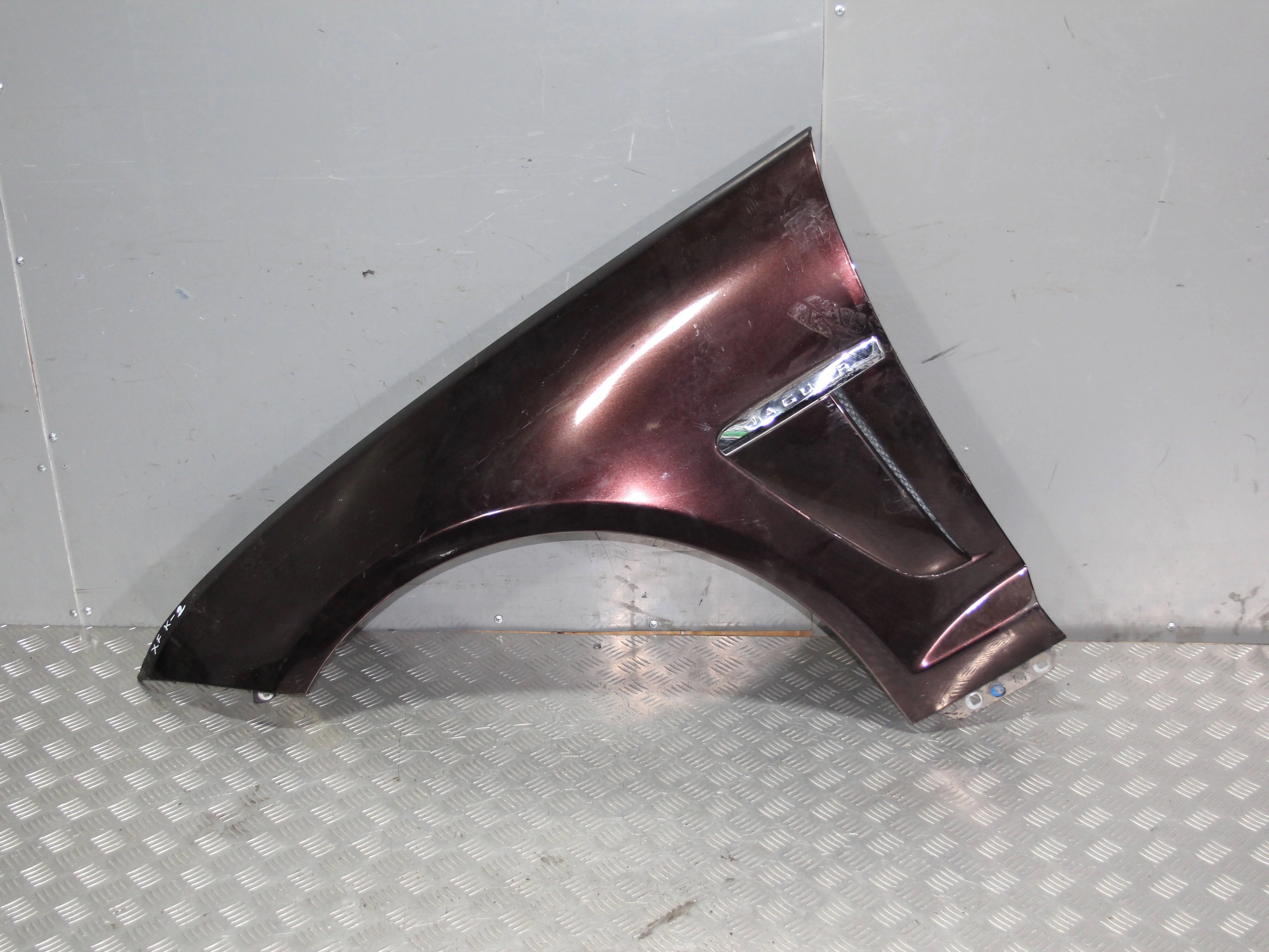 Крыло переднее левое JAGUAR XF I рестайлинг (2011