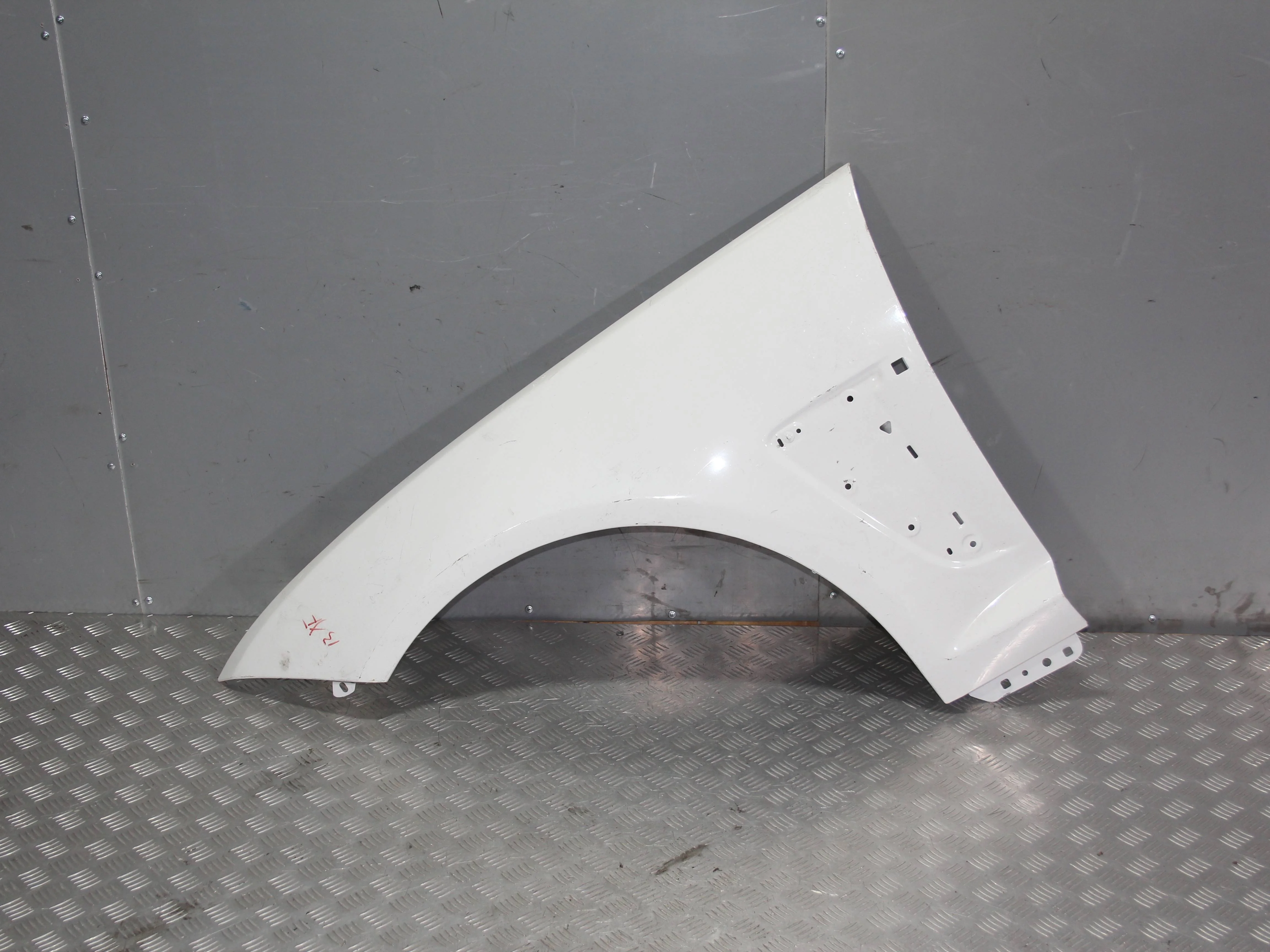 Крыло переднее левое JAGUAR XF I рестайлинг (2011