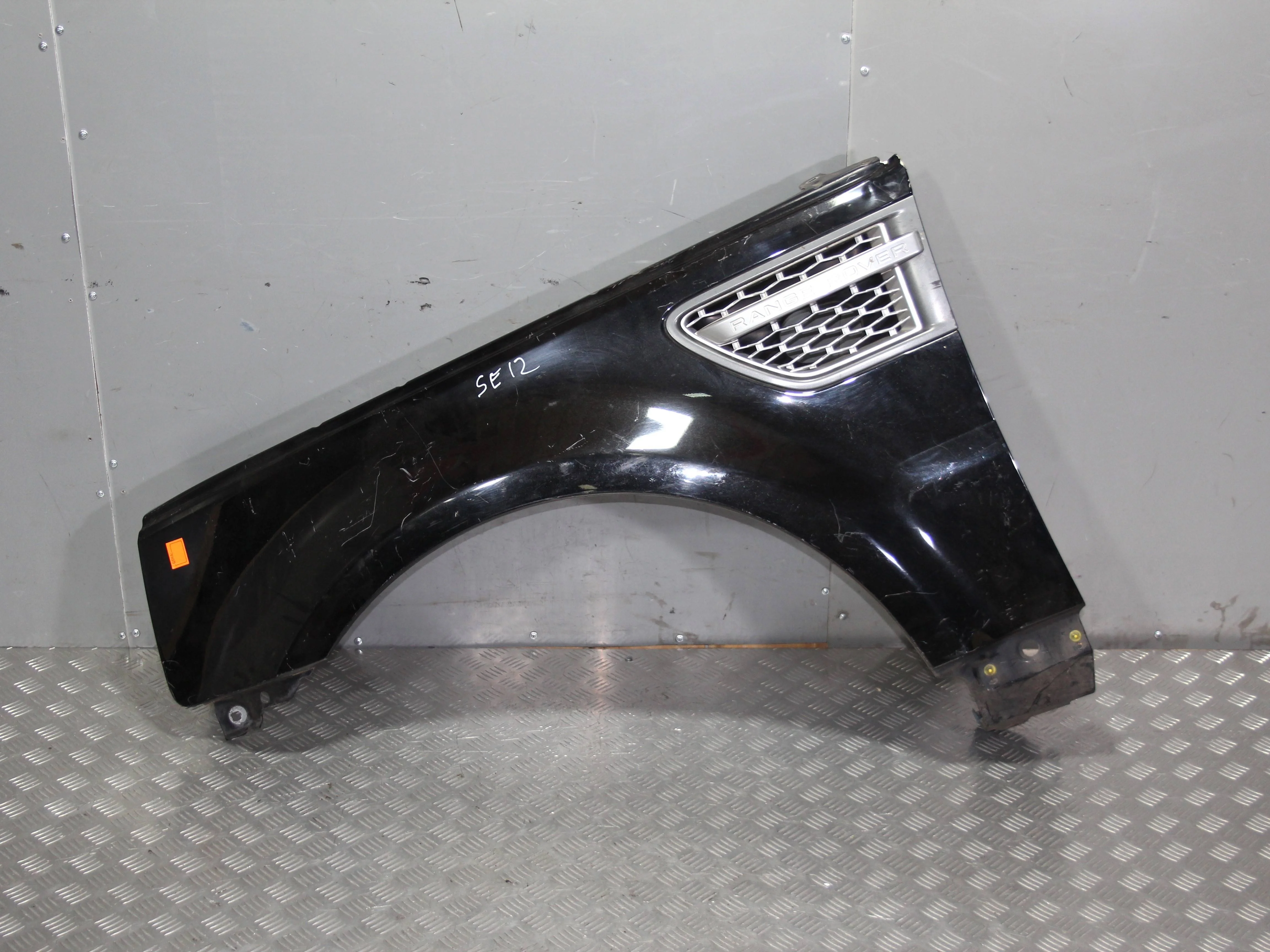 Крыло переднее левое LAND ROVER Range Rover Sport