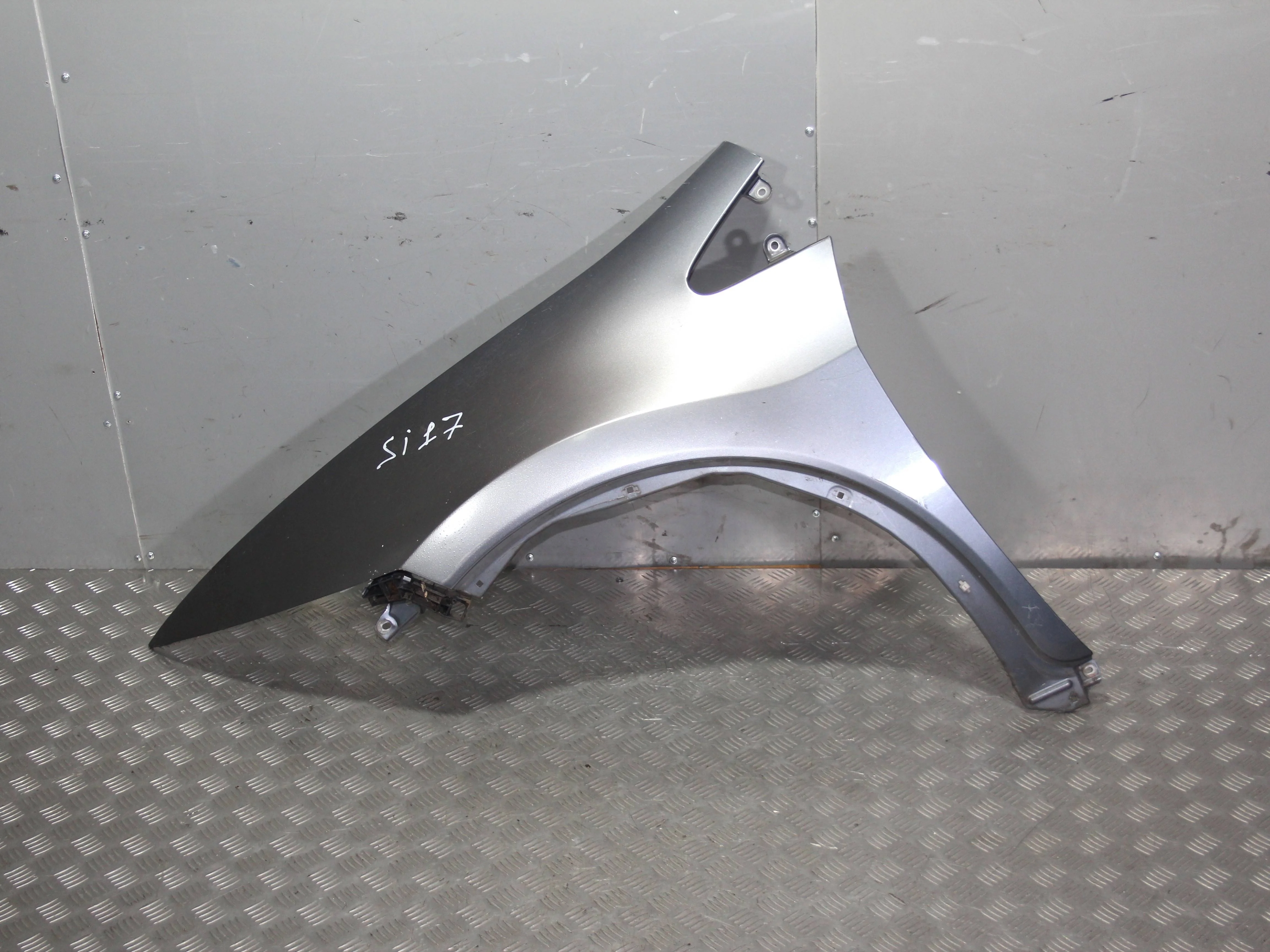 Крыло переднее левое HONDA Civic VIII (2005—2009)