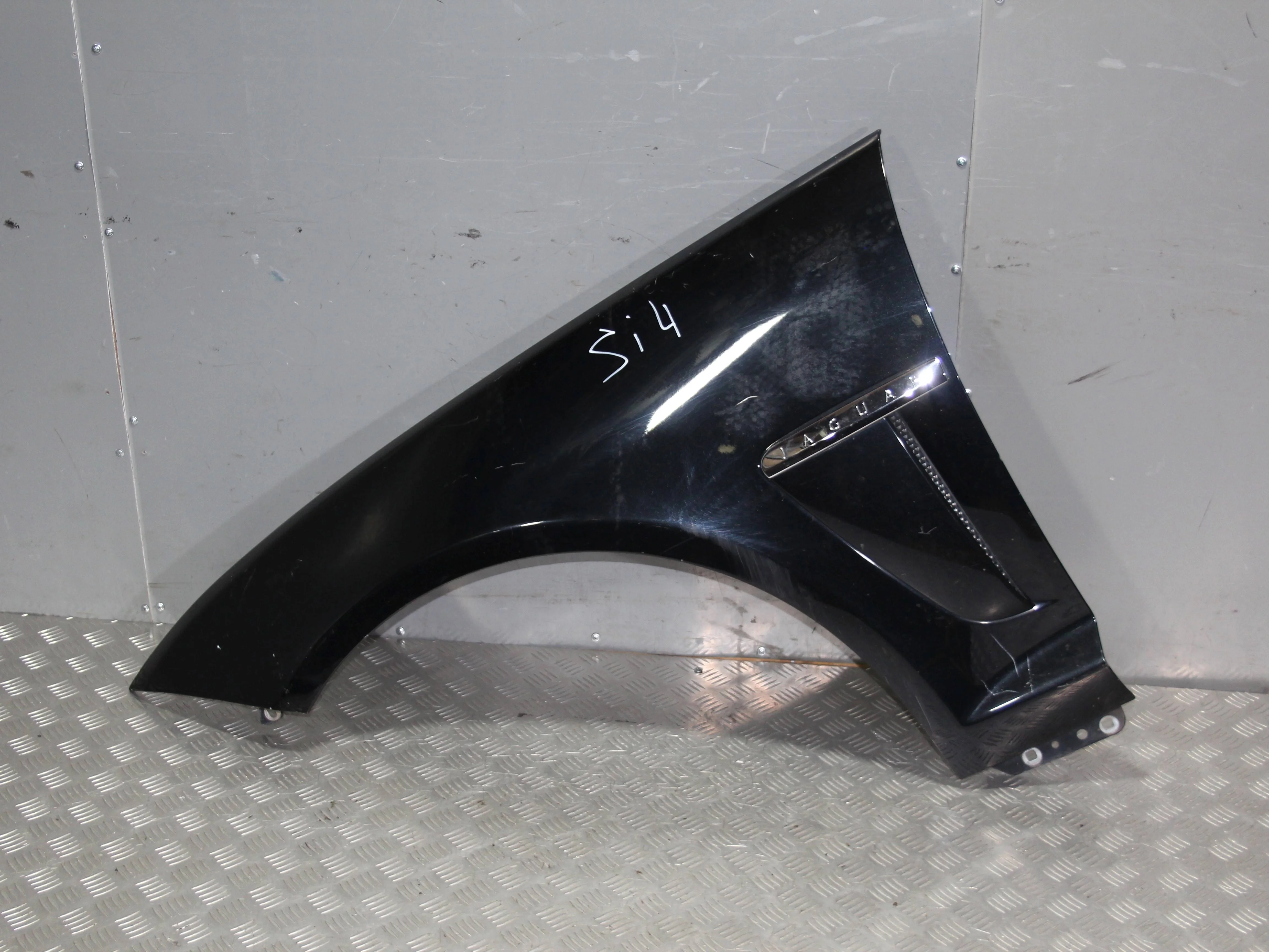 Крыло переднее левое JAGUAR XF I рестайлинг (2011