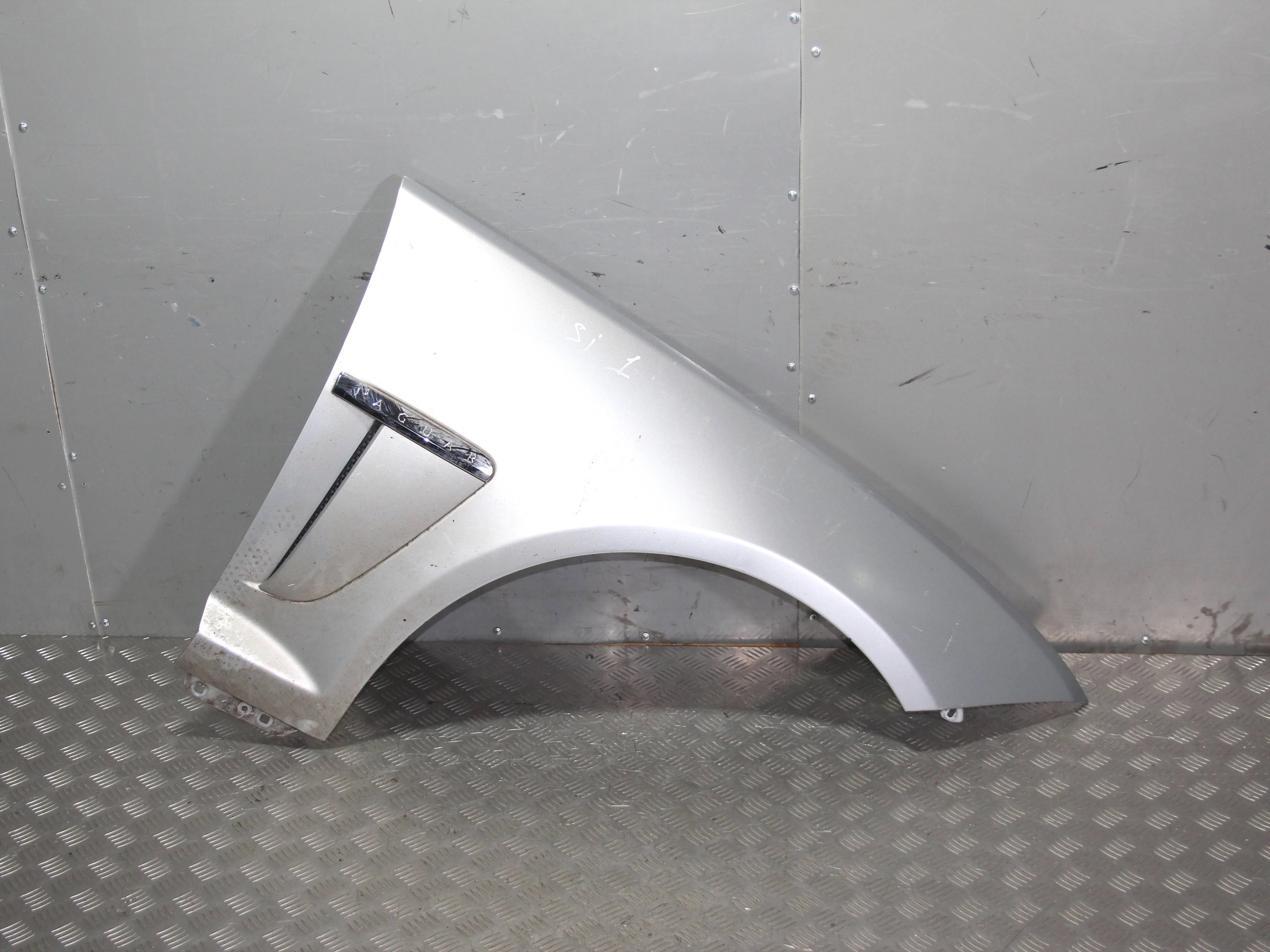 Крыло переднее правое JAGUAR XF I рестайлинг (201