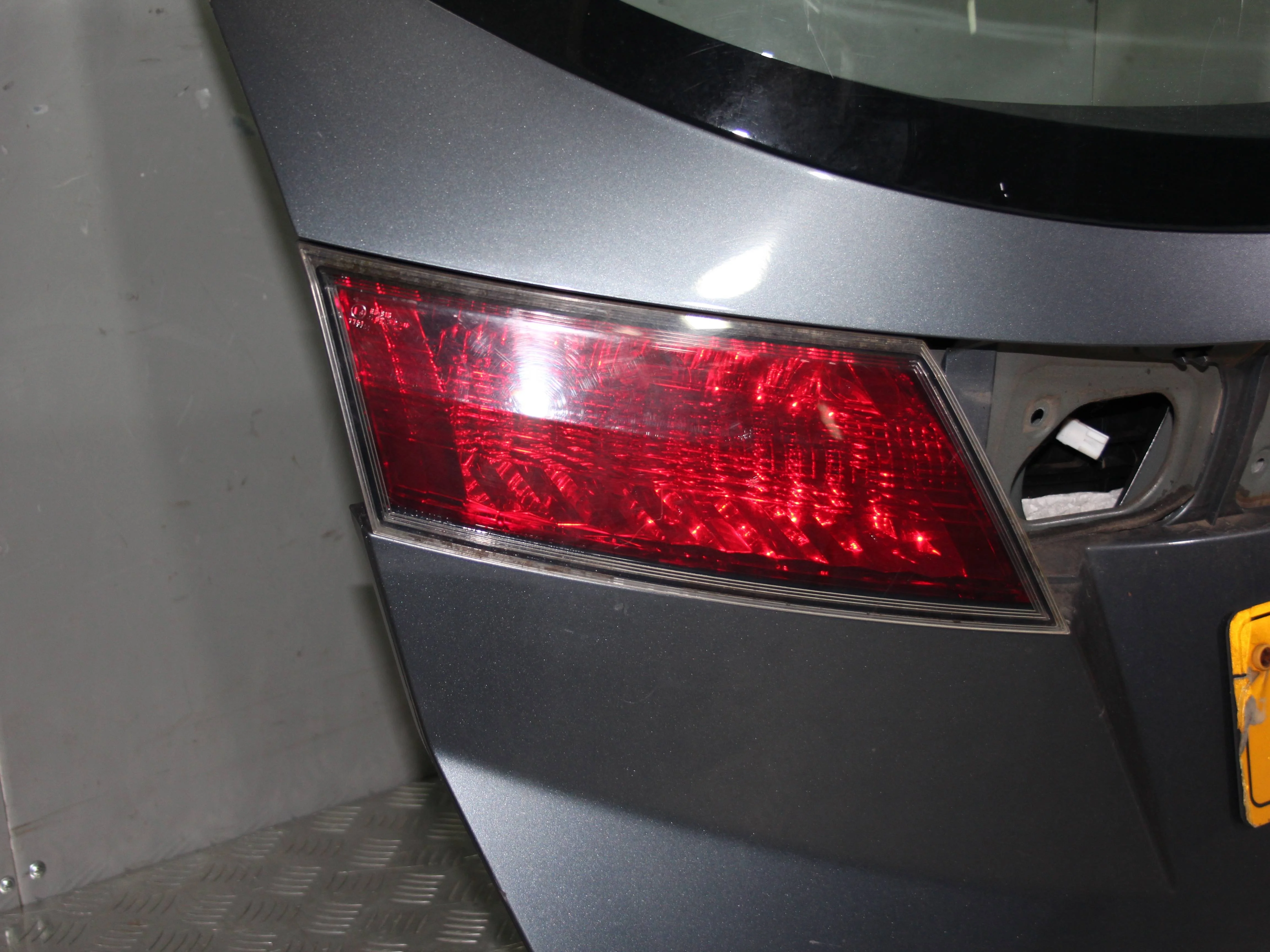 Фонарь внутренний левый HONDA Civic VIII (2005—20