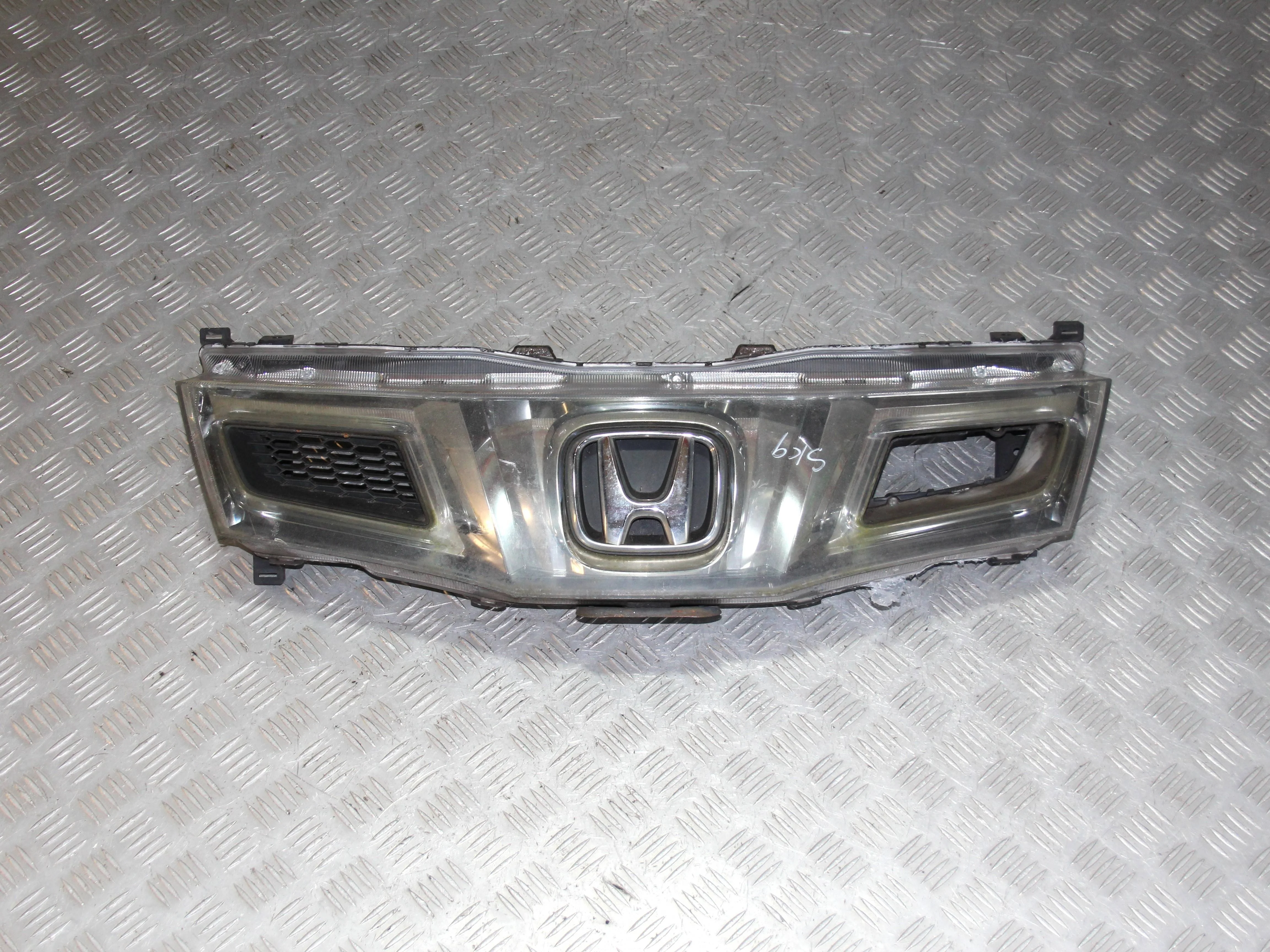 Решетка радиатора (люстра) HONDA Civic VIII (2005