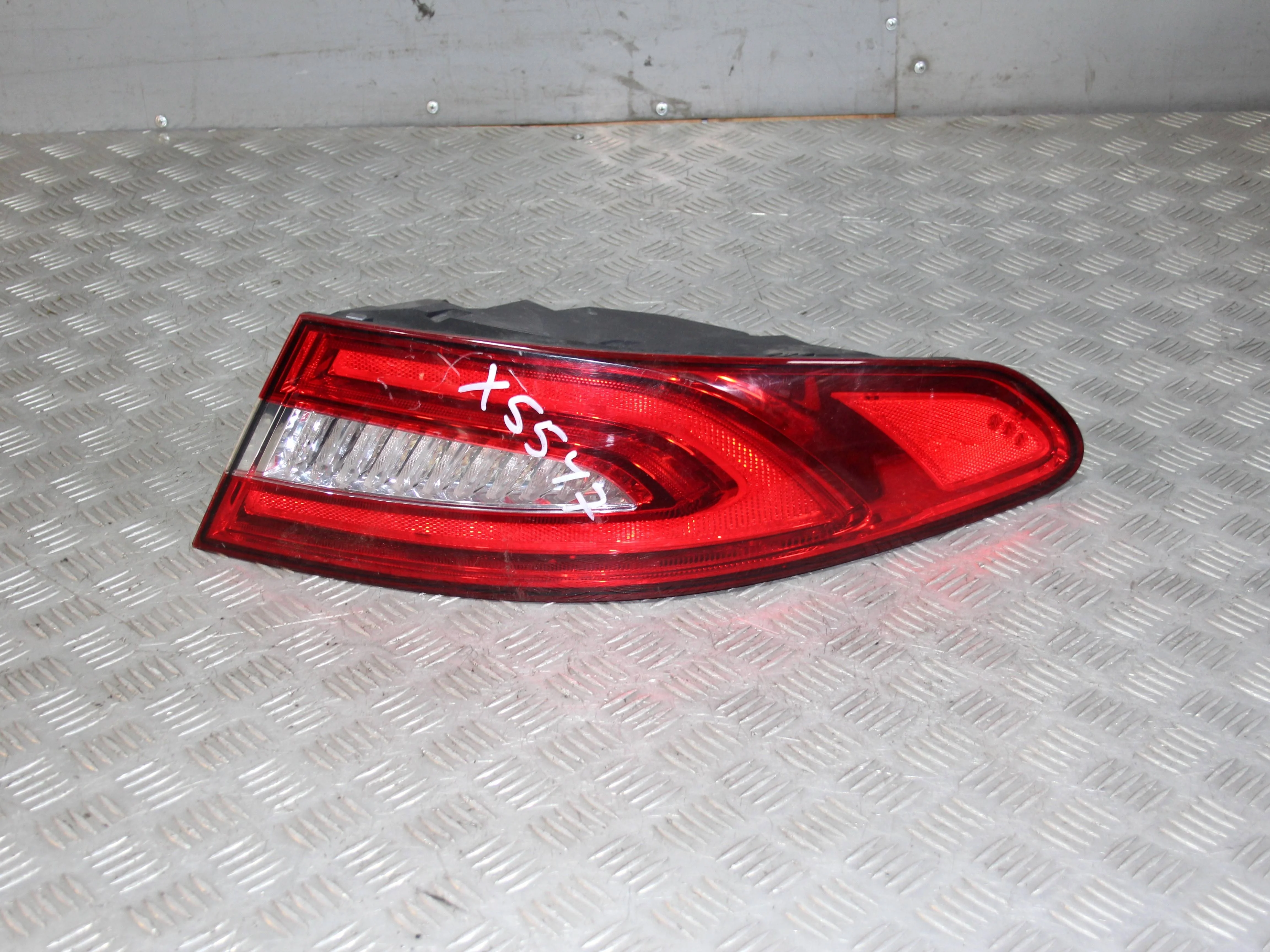 Фонарь внешний правый JAGUAR XF I рестайлинг (201