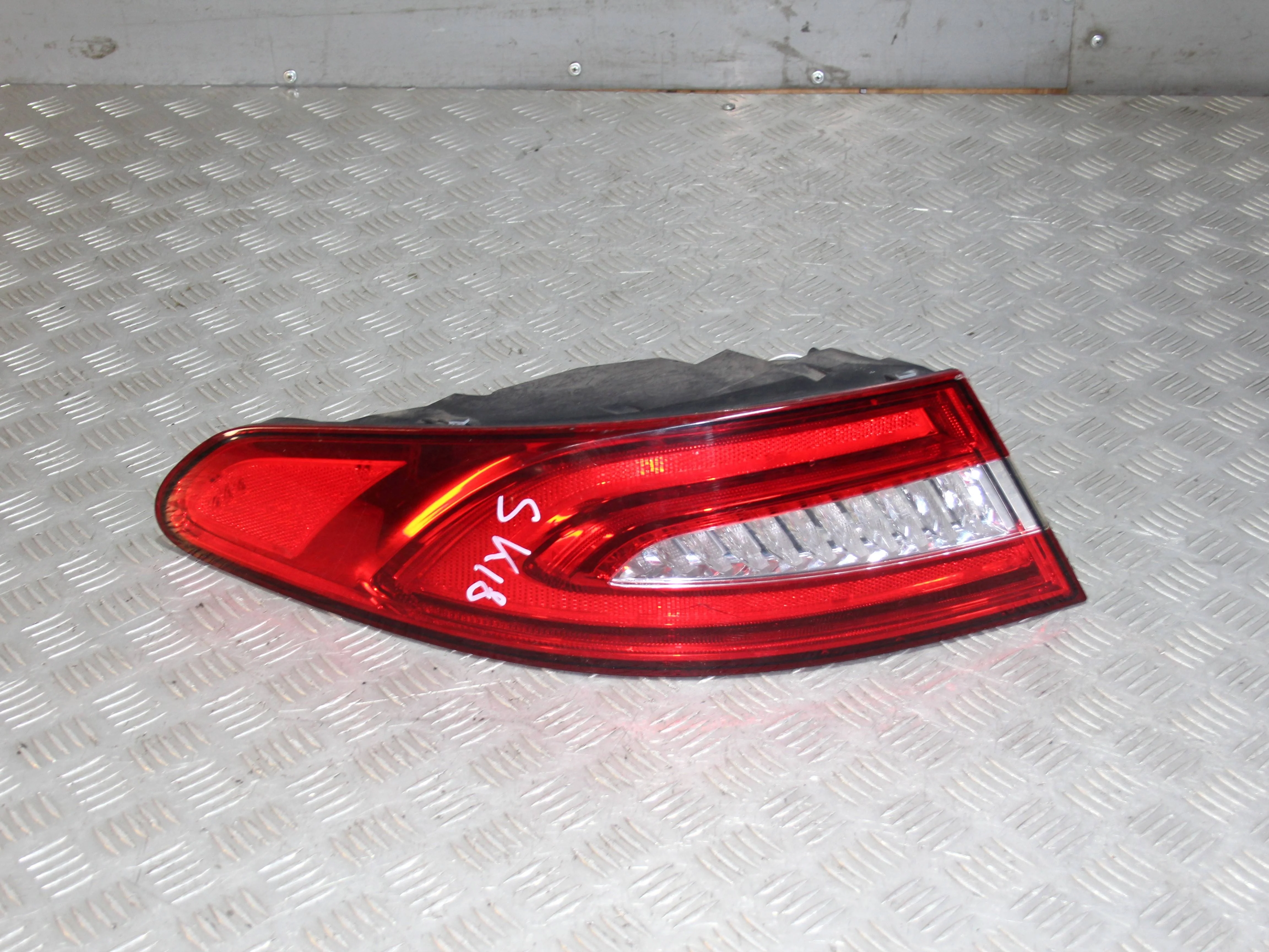 Фонарь внешний левый JAGUAR XF I рестайлинг (2011