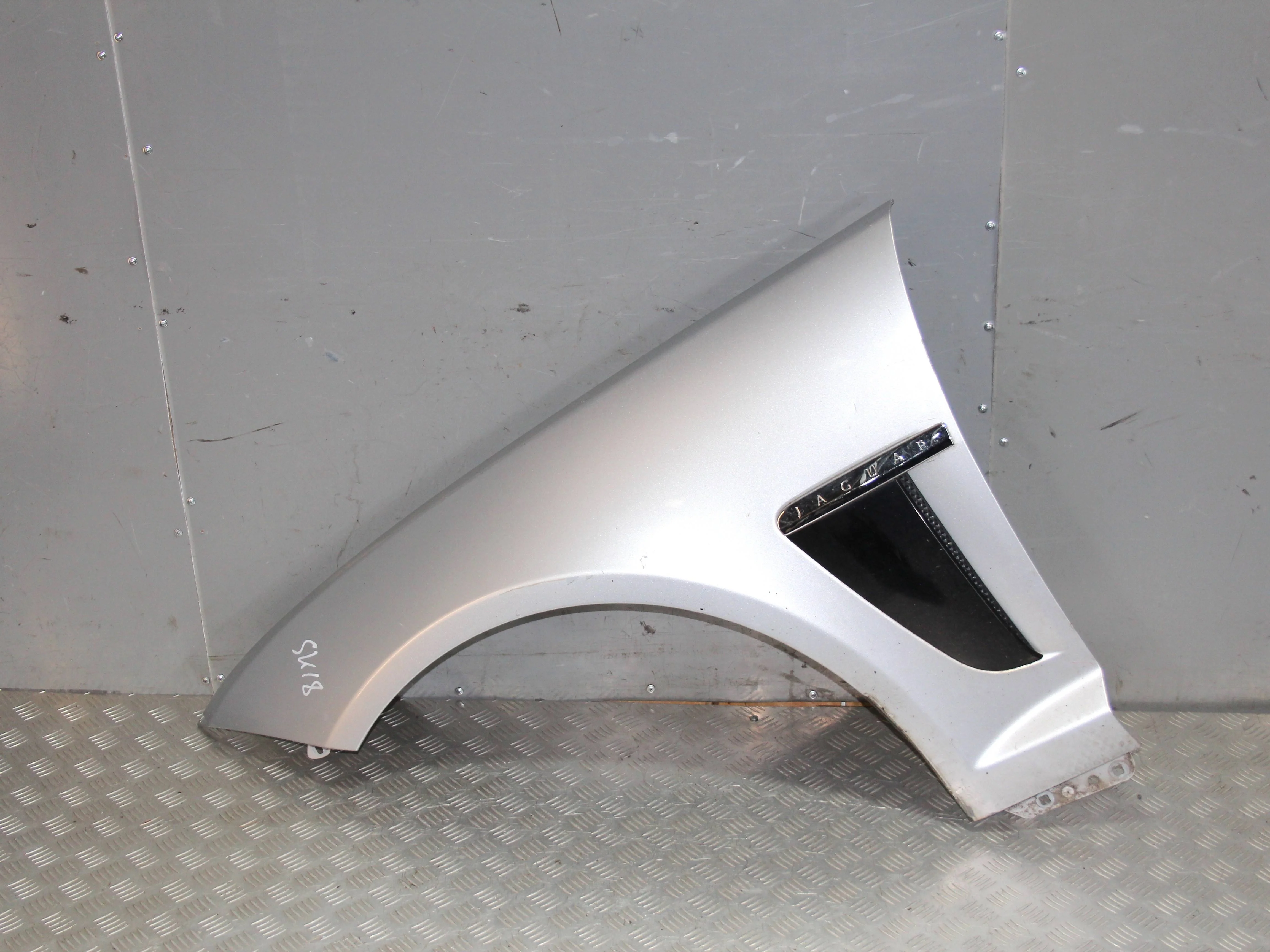 Крыло переднее левое JAGUAR XF I рестайлинг (2011