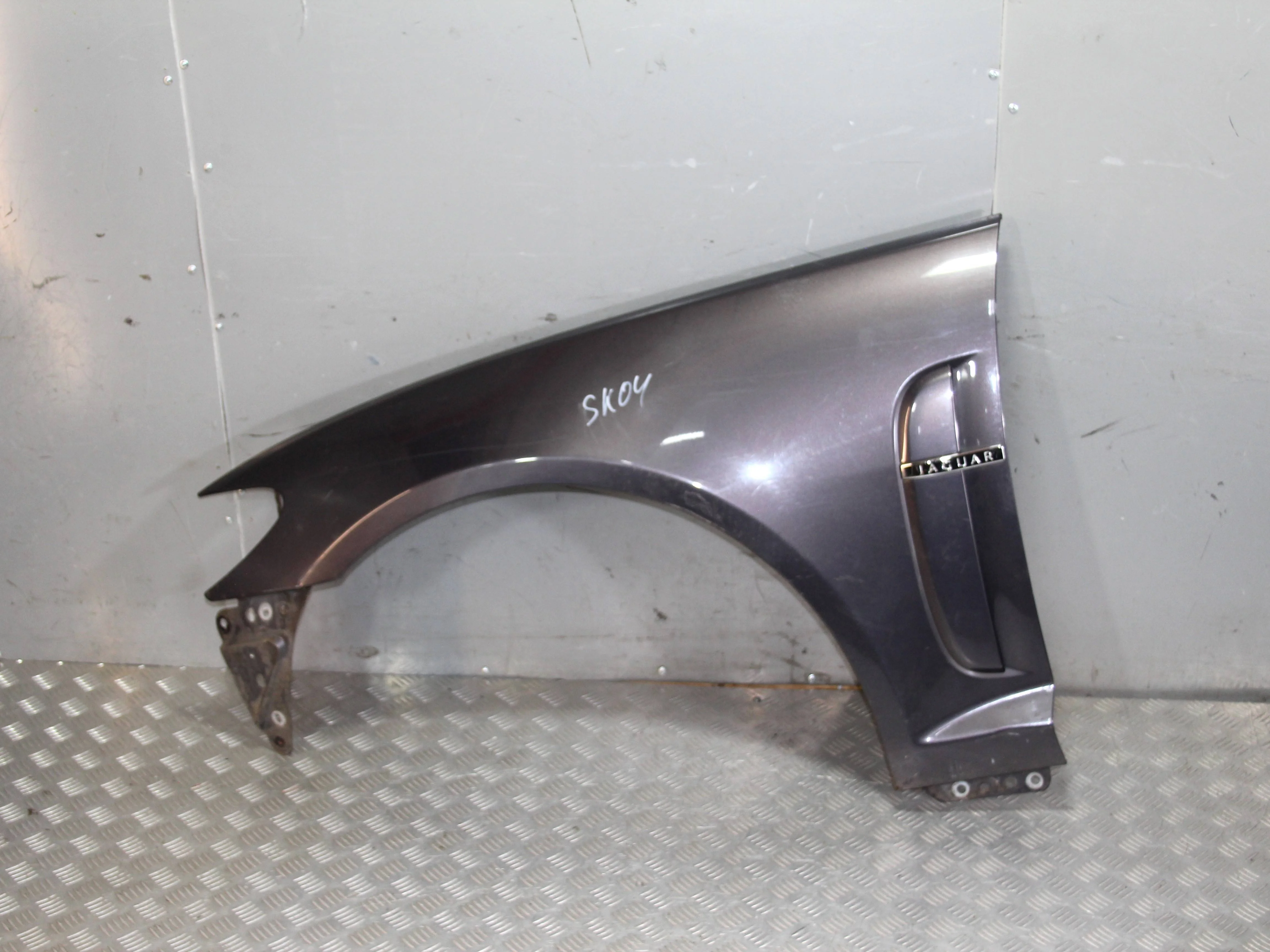 Крыло переднее левое JAGUAR XF I (2007—2011)