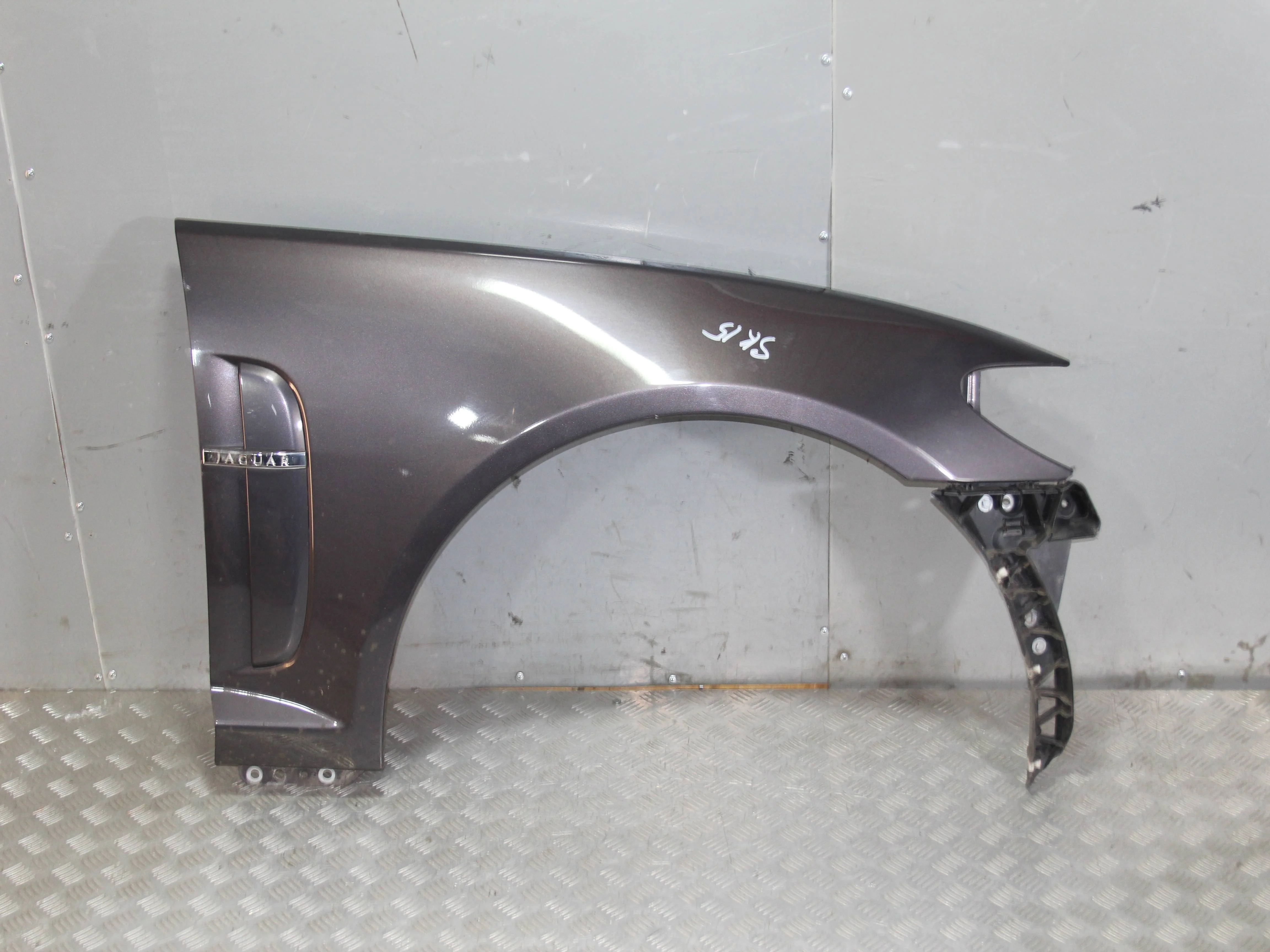Крыло переднее правое JAGUAR XF I (2007—2011)
