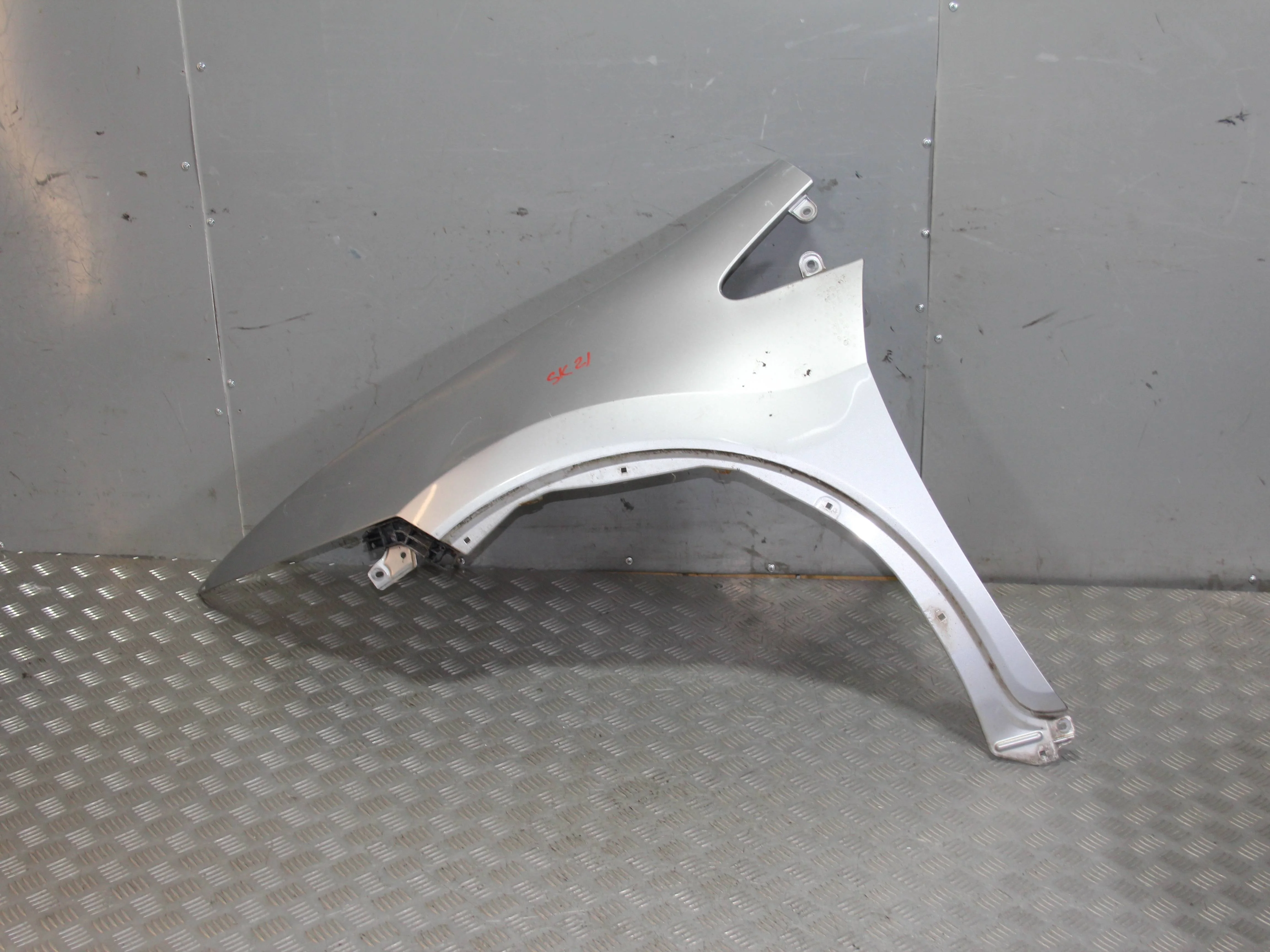 Крыло переднее левое HONDA Civic VIII (2005—2009)