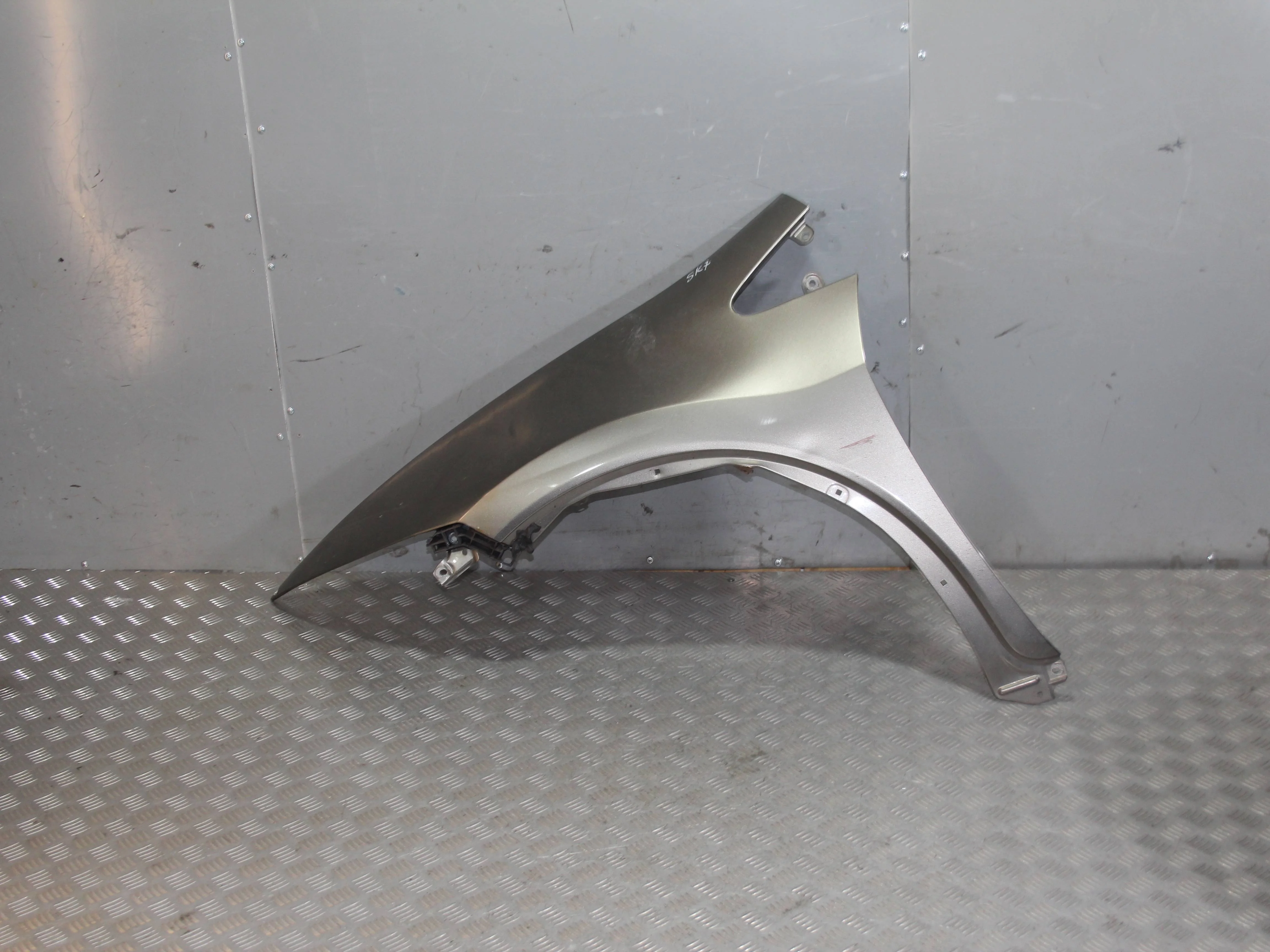 Крыло переднее левое HONDA Civic VIII (2005—2009)