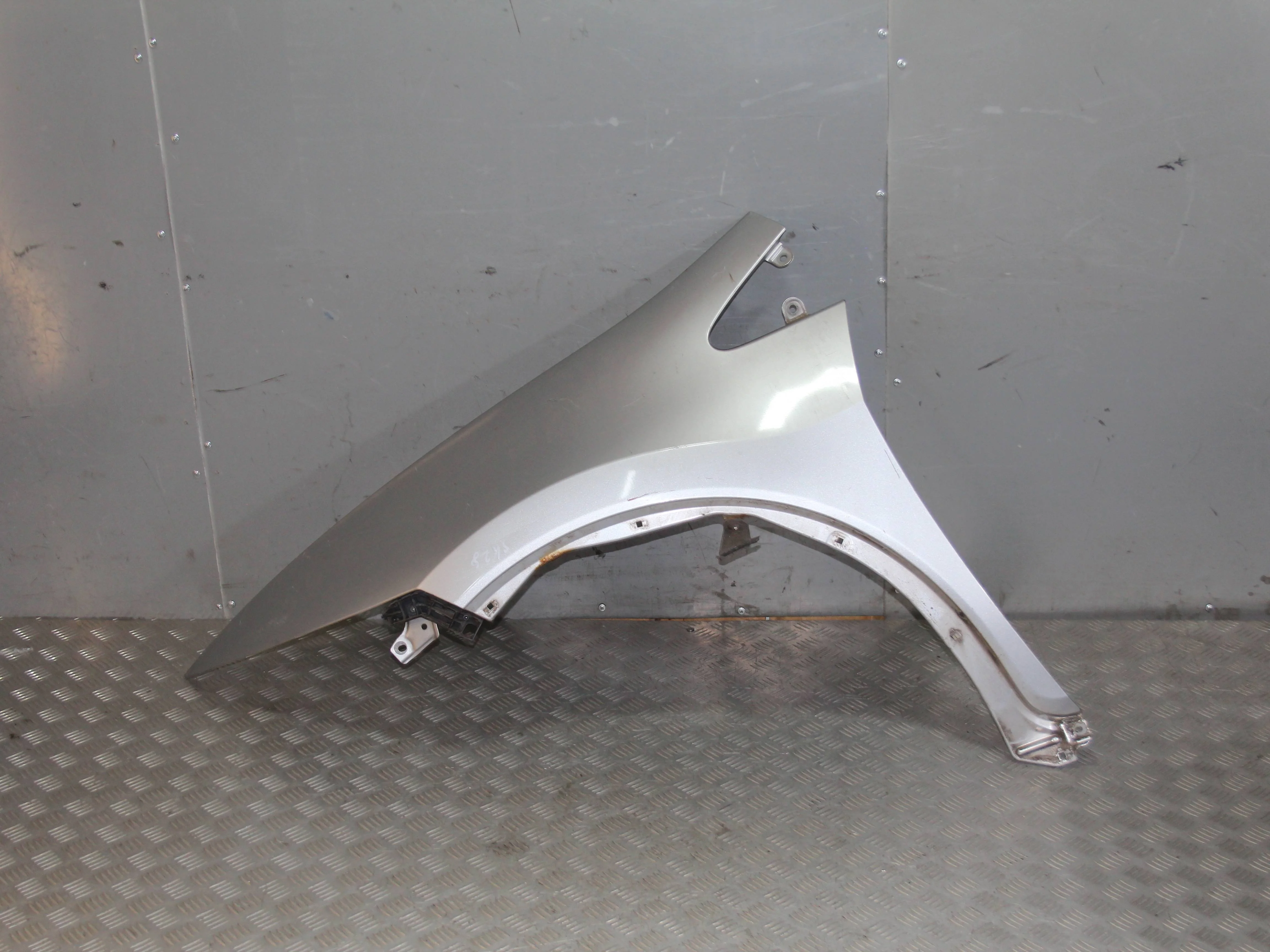 Крыло переднее левое HONDA Civic VIII (2005—2009)