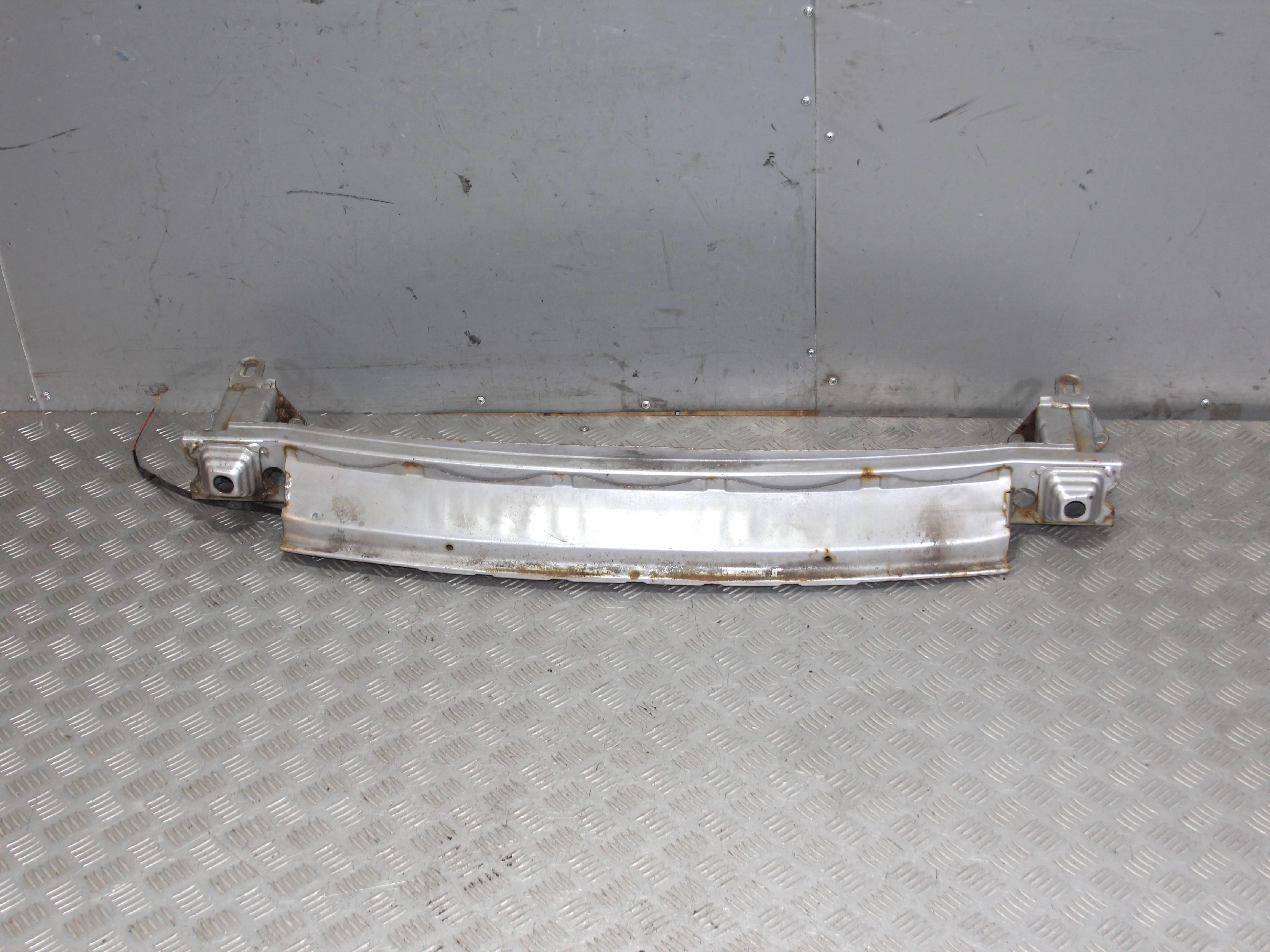 Усилитель переднего бампера HONDA Civic VIII (200