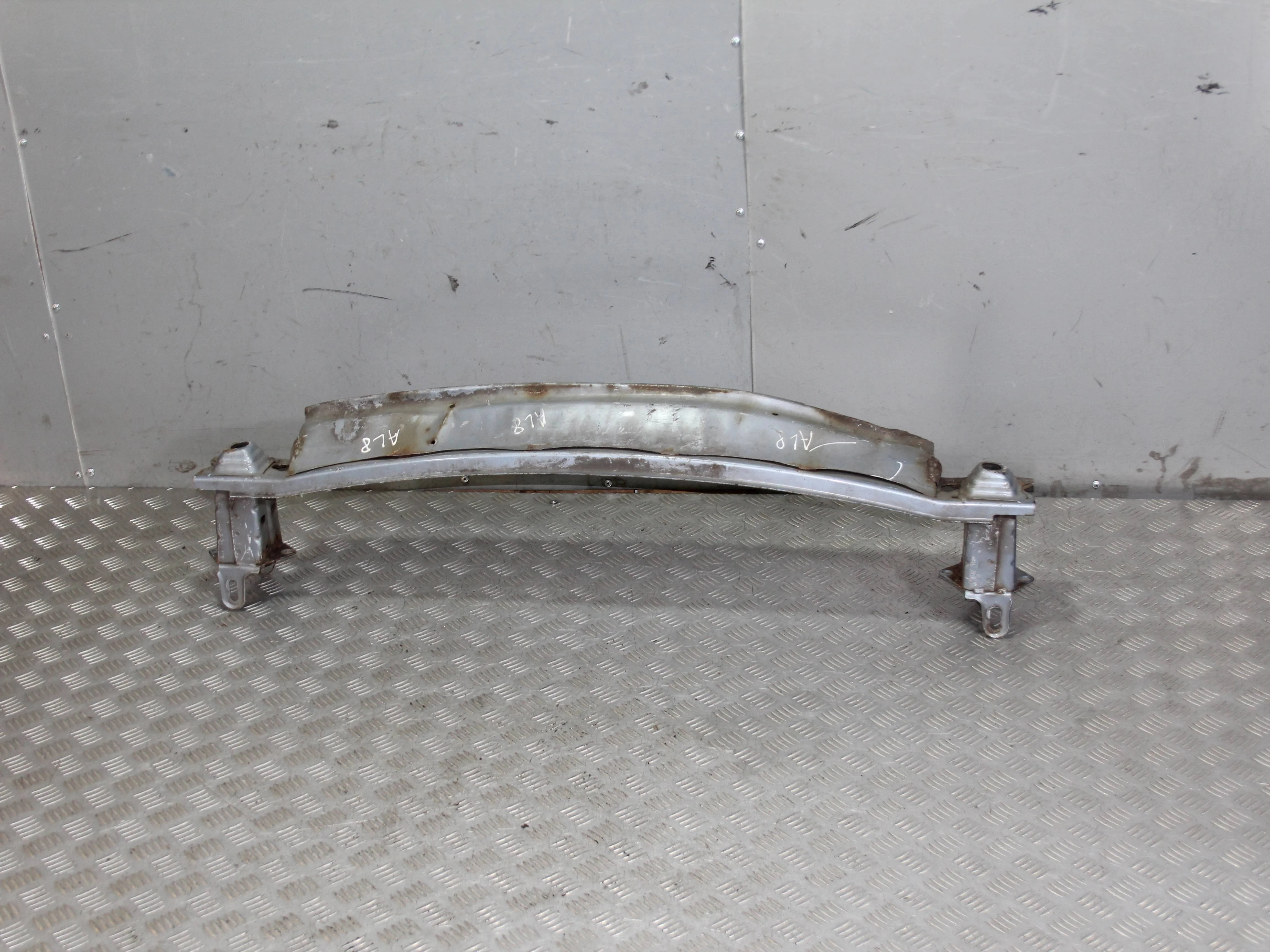 Усилитель переднего бампера HONDA Civic VIII (200