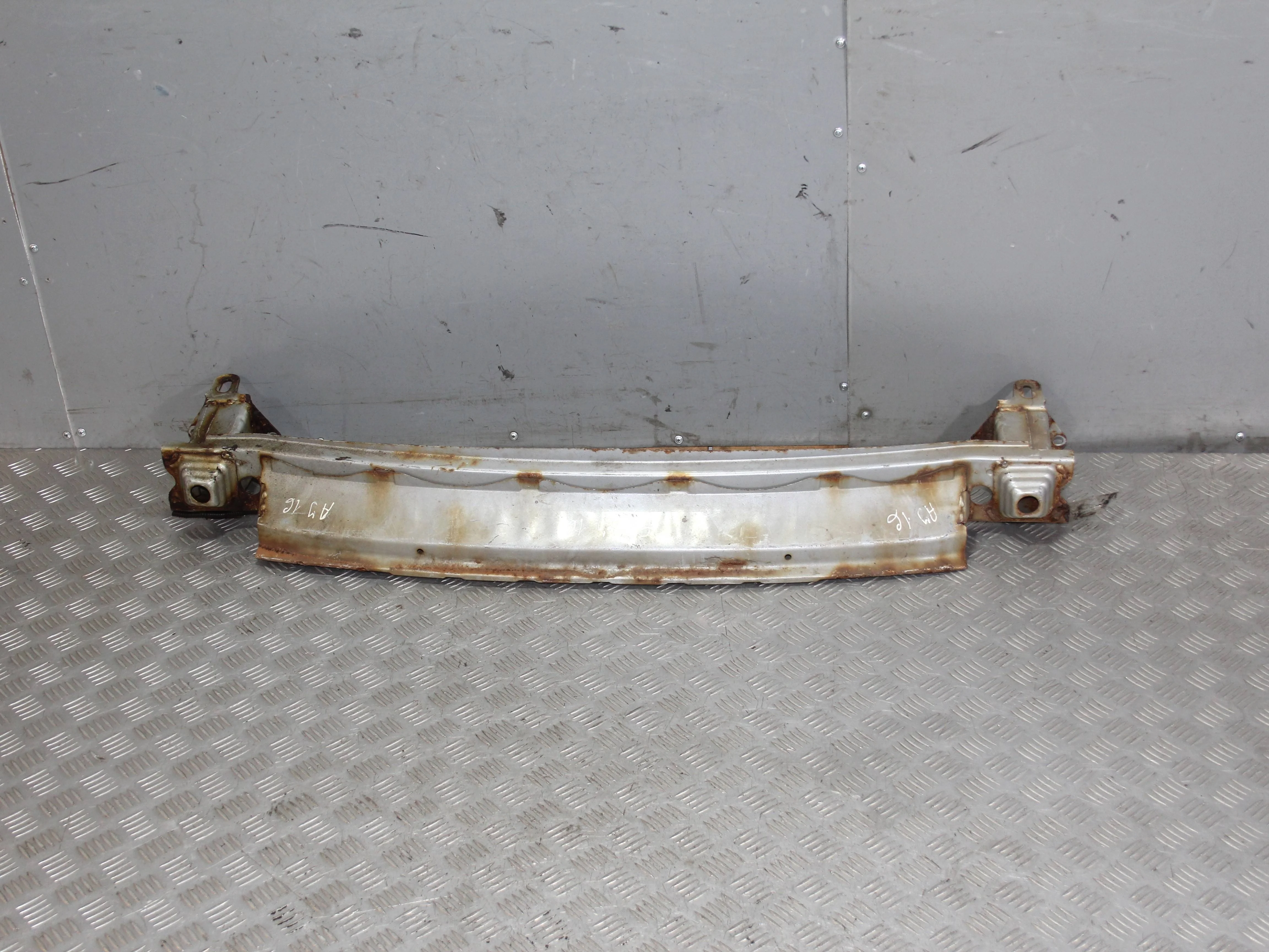 Усилитель переднего бампера HONDA Civic VIII (200