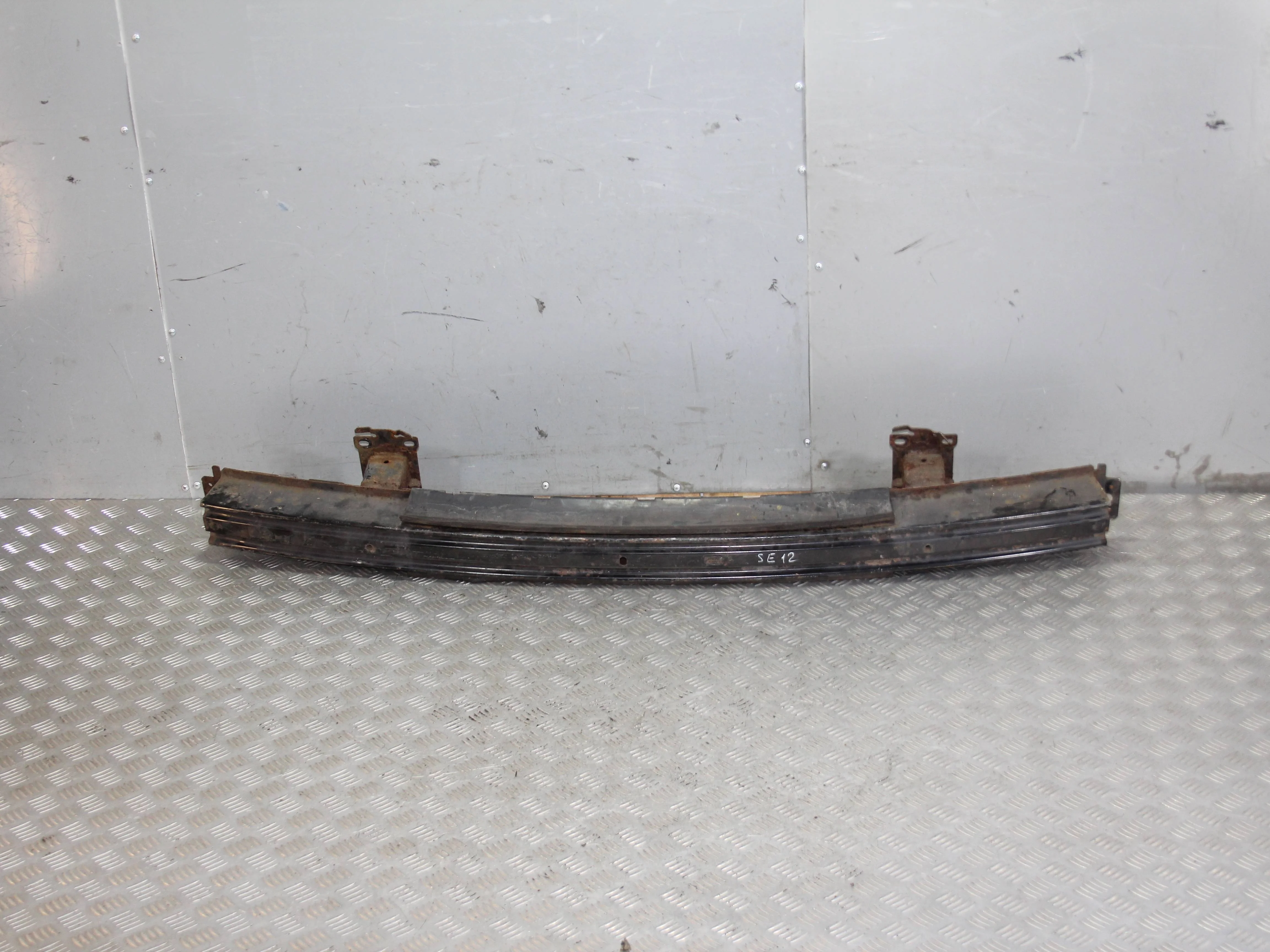 Усилитель переднего бампера LAND ROVER Range Rove