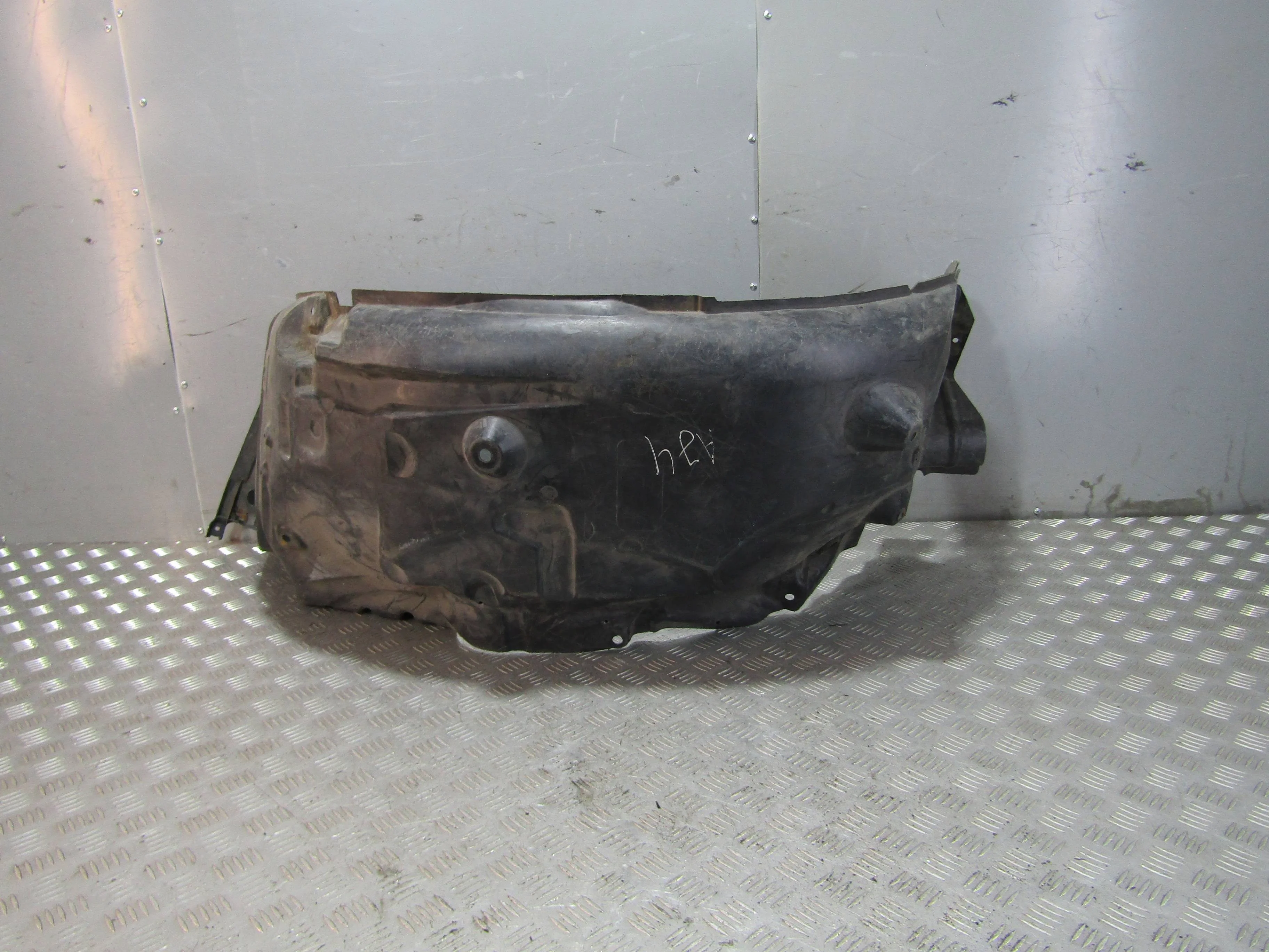 Подкрылок задний правый LAND ROVER Range Rover Sp