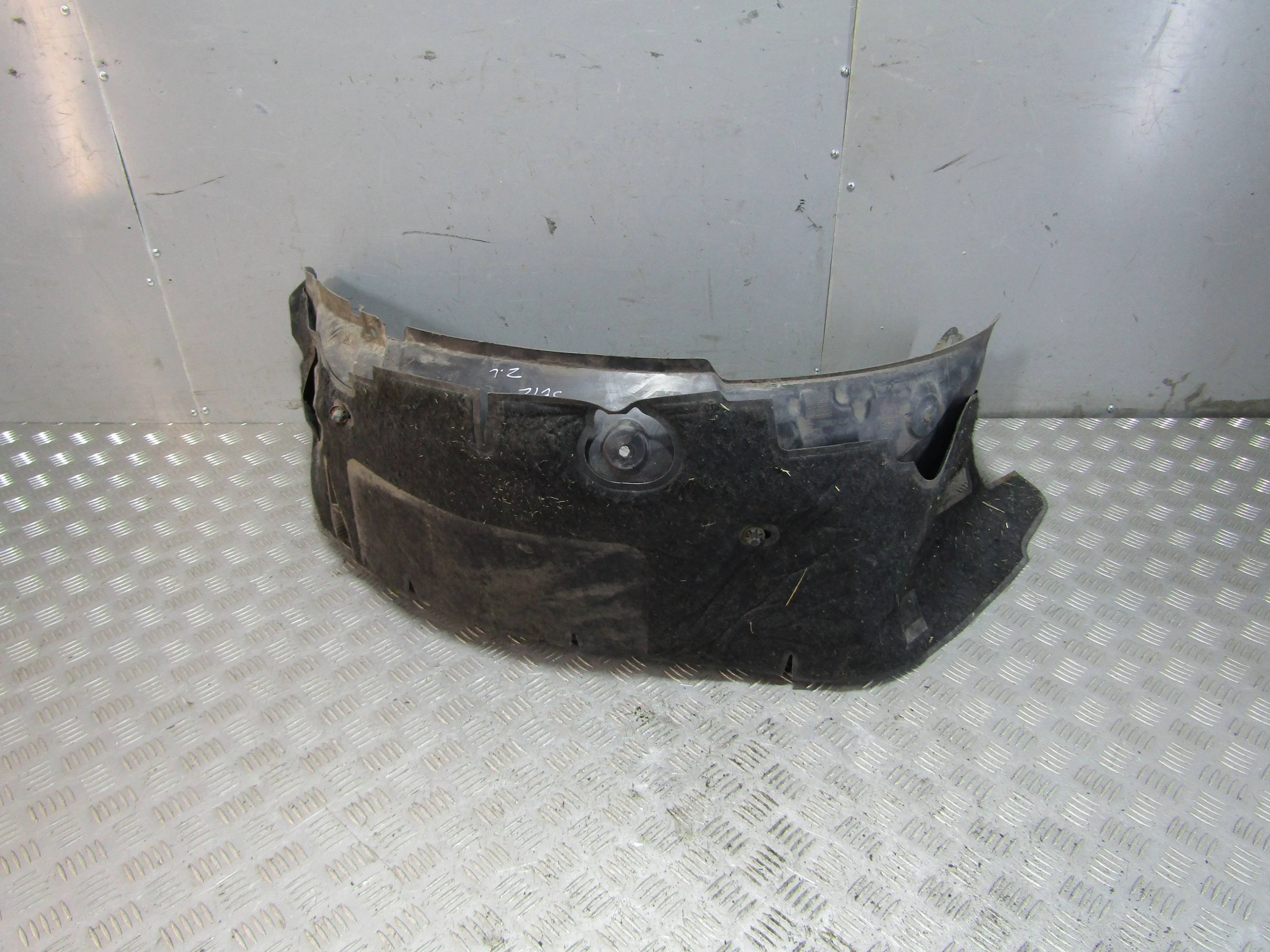 Подкрылок задний левый LAND ROVER Range Rover Spo