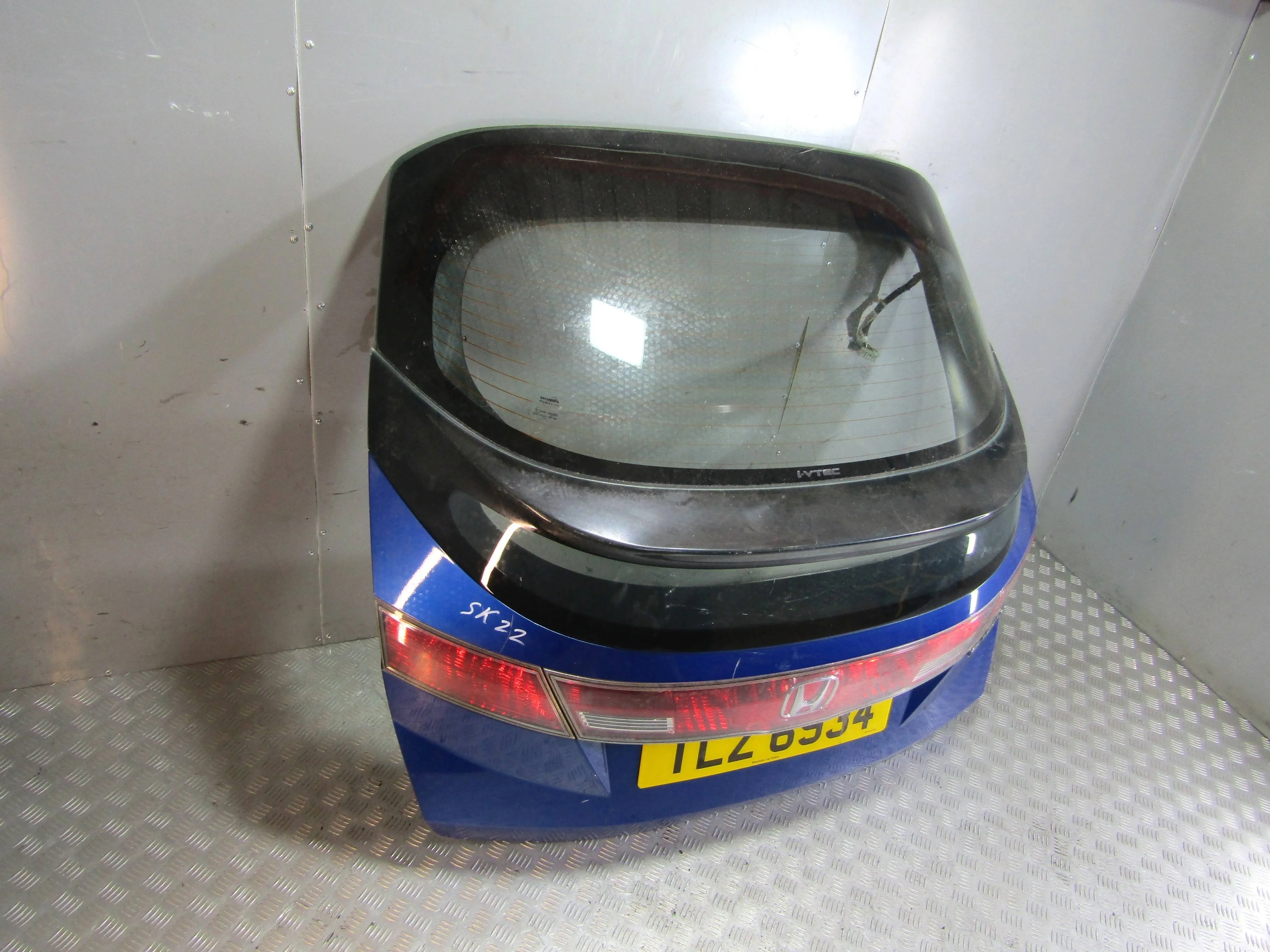 Фонарь внутренний левый HONDA Civic VIII (2005—20