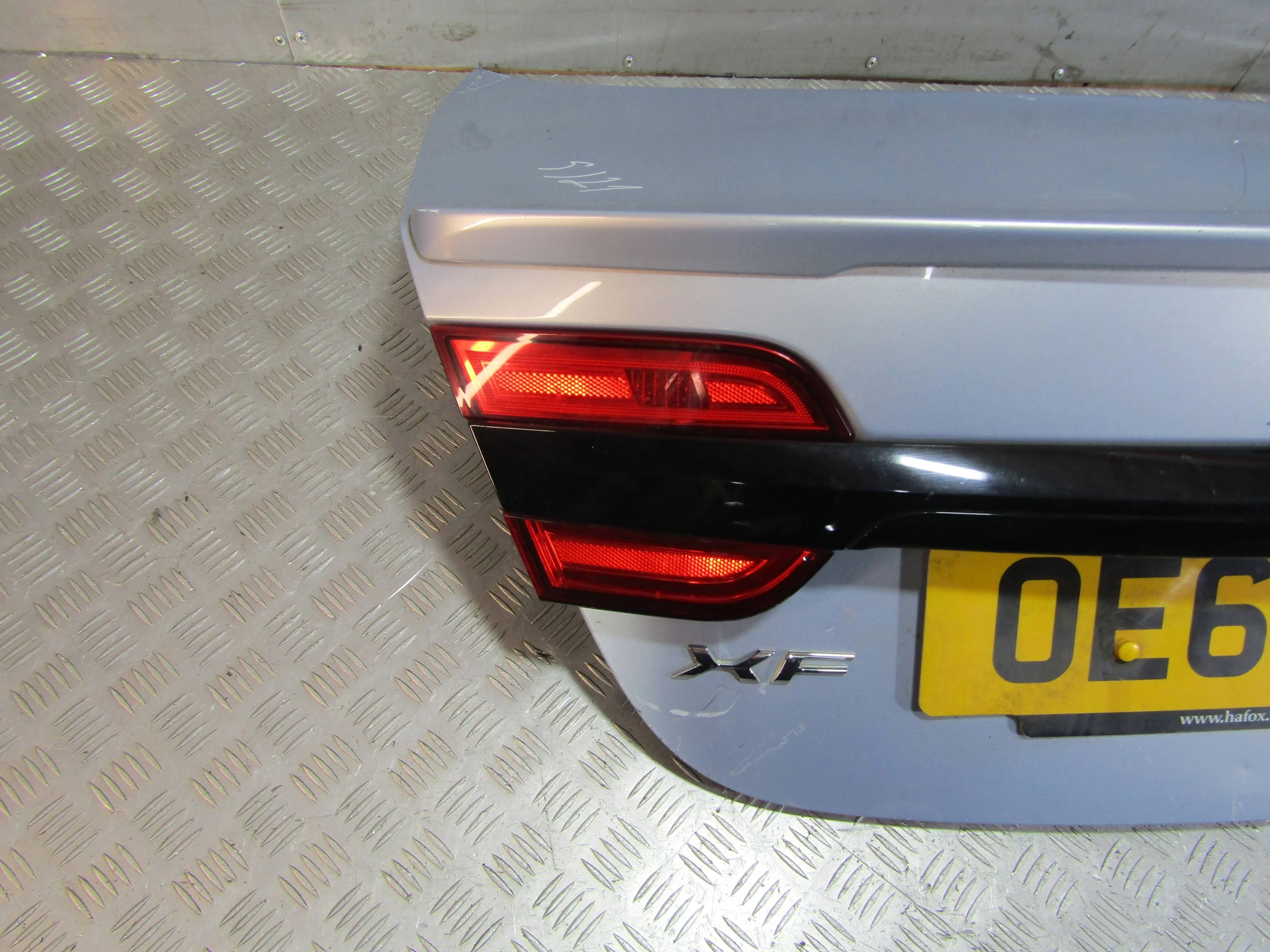 Фонарь внутренний левый JAGUAR XF I рестайлинг (2