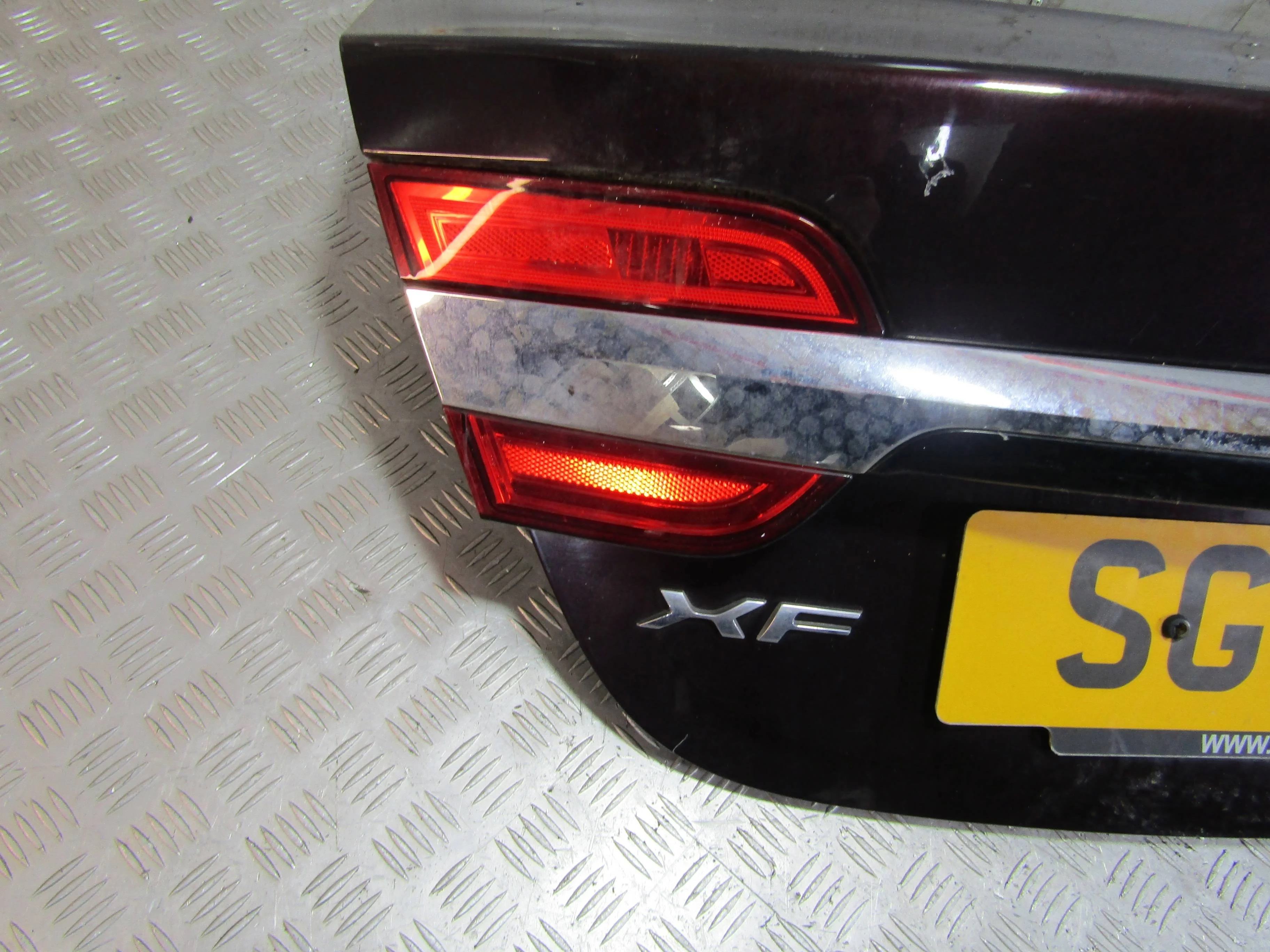 Фонарь внутренний левый JAGUAR XF I рестайлинг (2