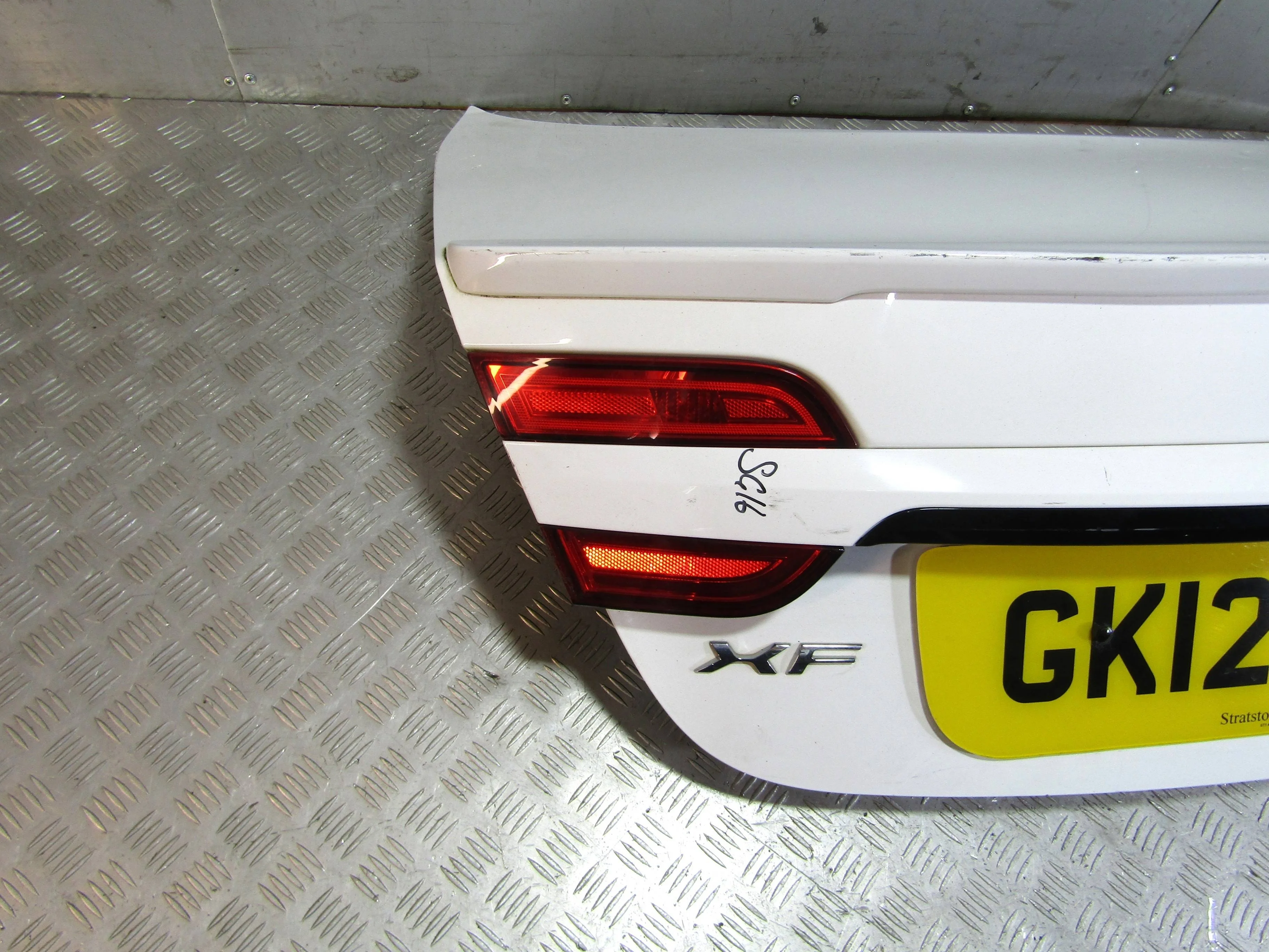 Фонарь внутренний левый JAGUAR XF I рестайлинг (2