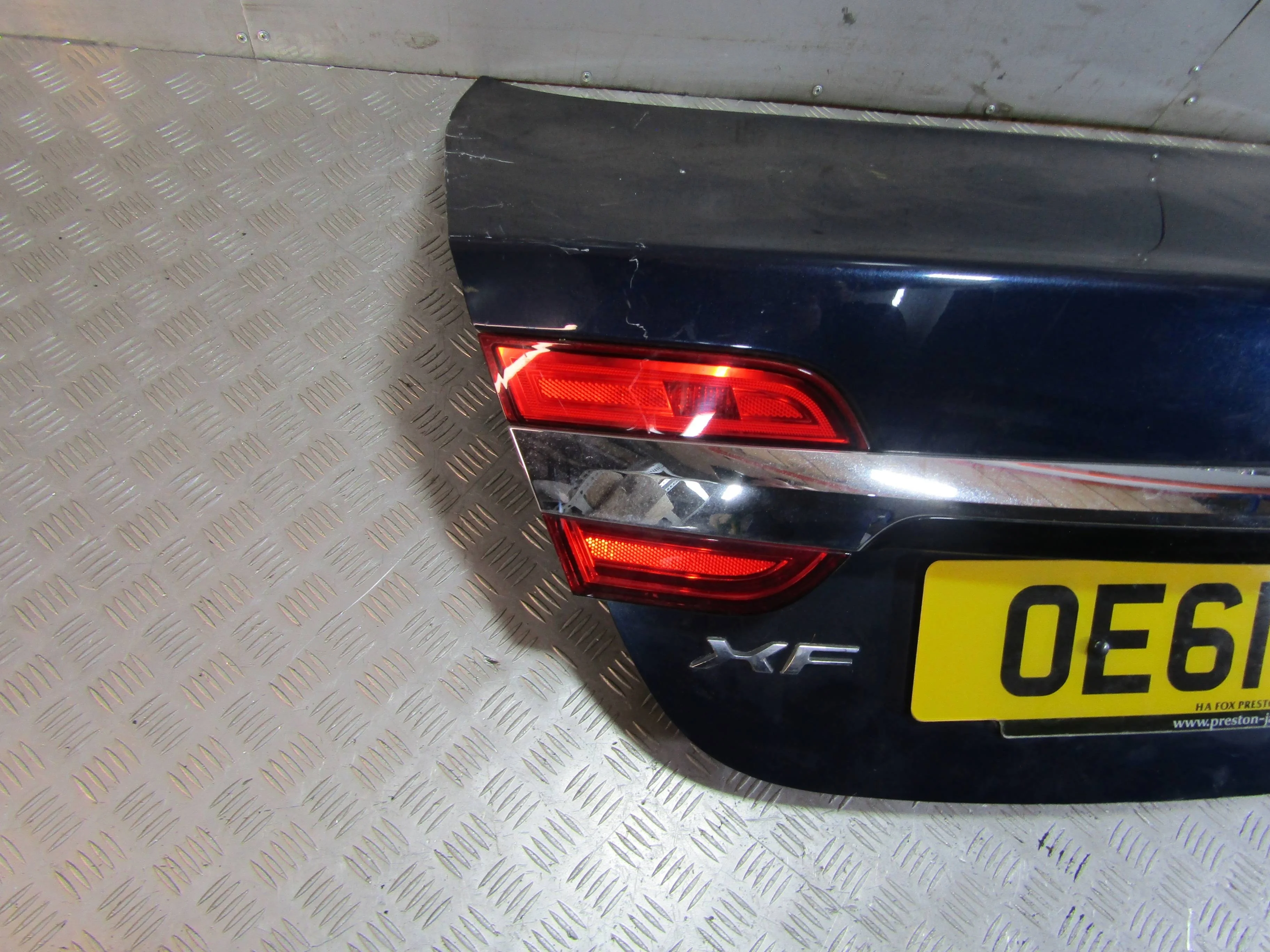 Фонарь внутренний левый JAGUAR XF I рестайлинг (2