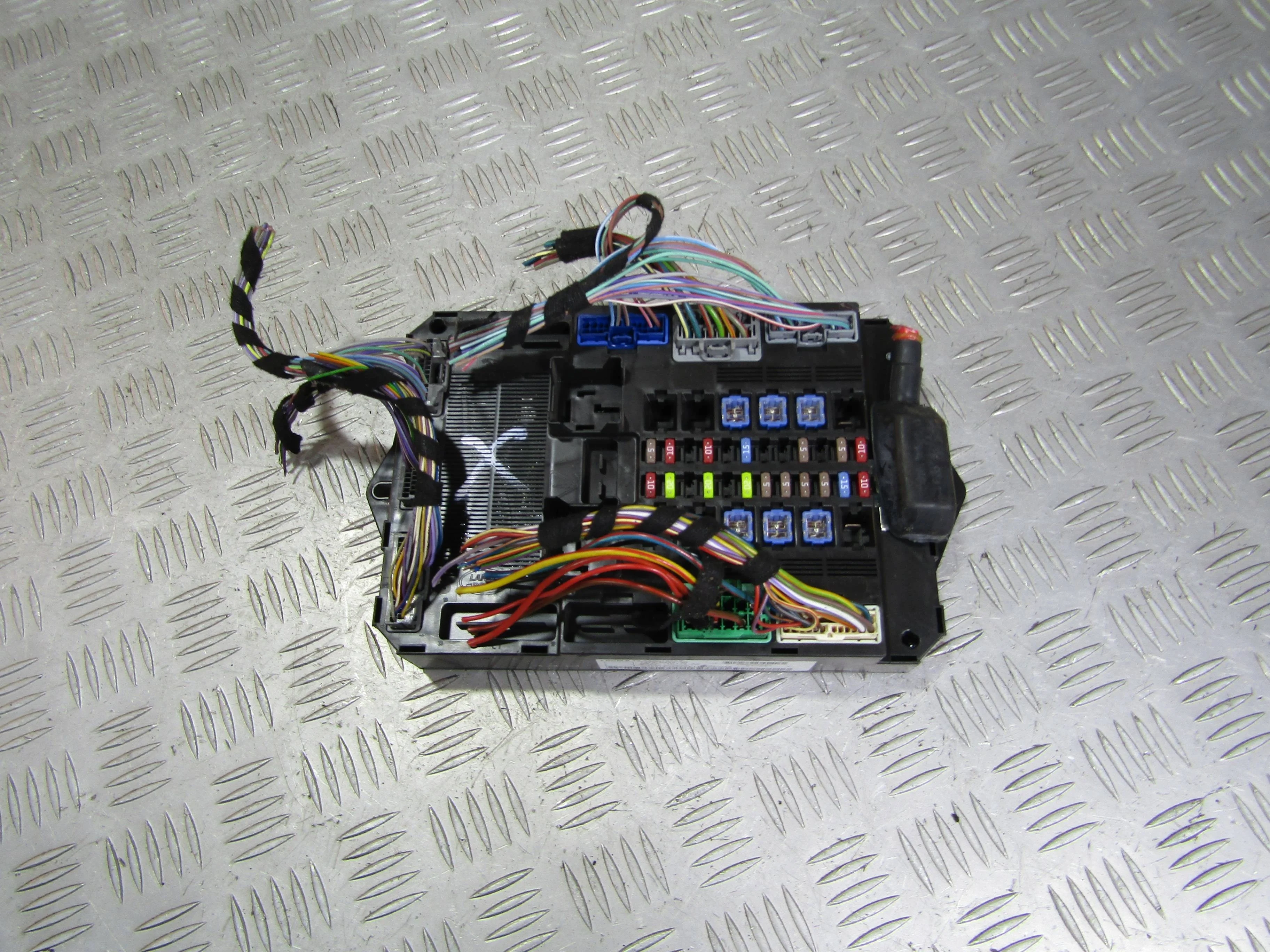 Блок предохранителей передний (салон) JAGUAR XF I