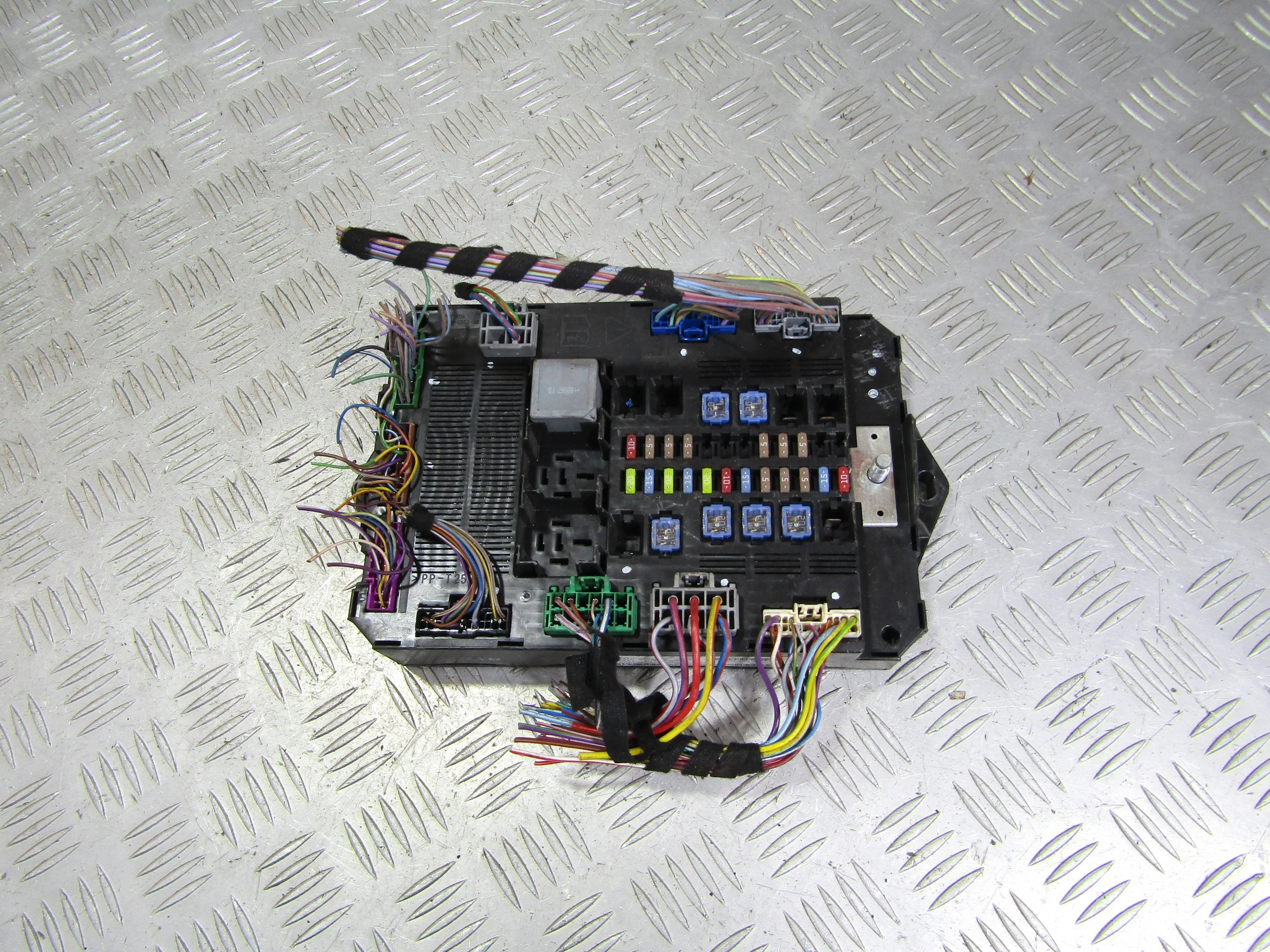 Блок предохранителей передний (салон) JAGUAR XF I