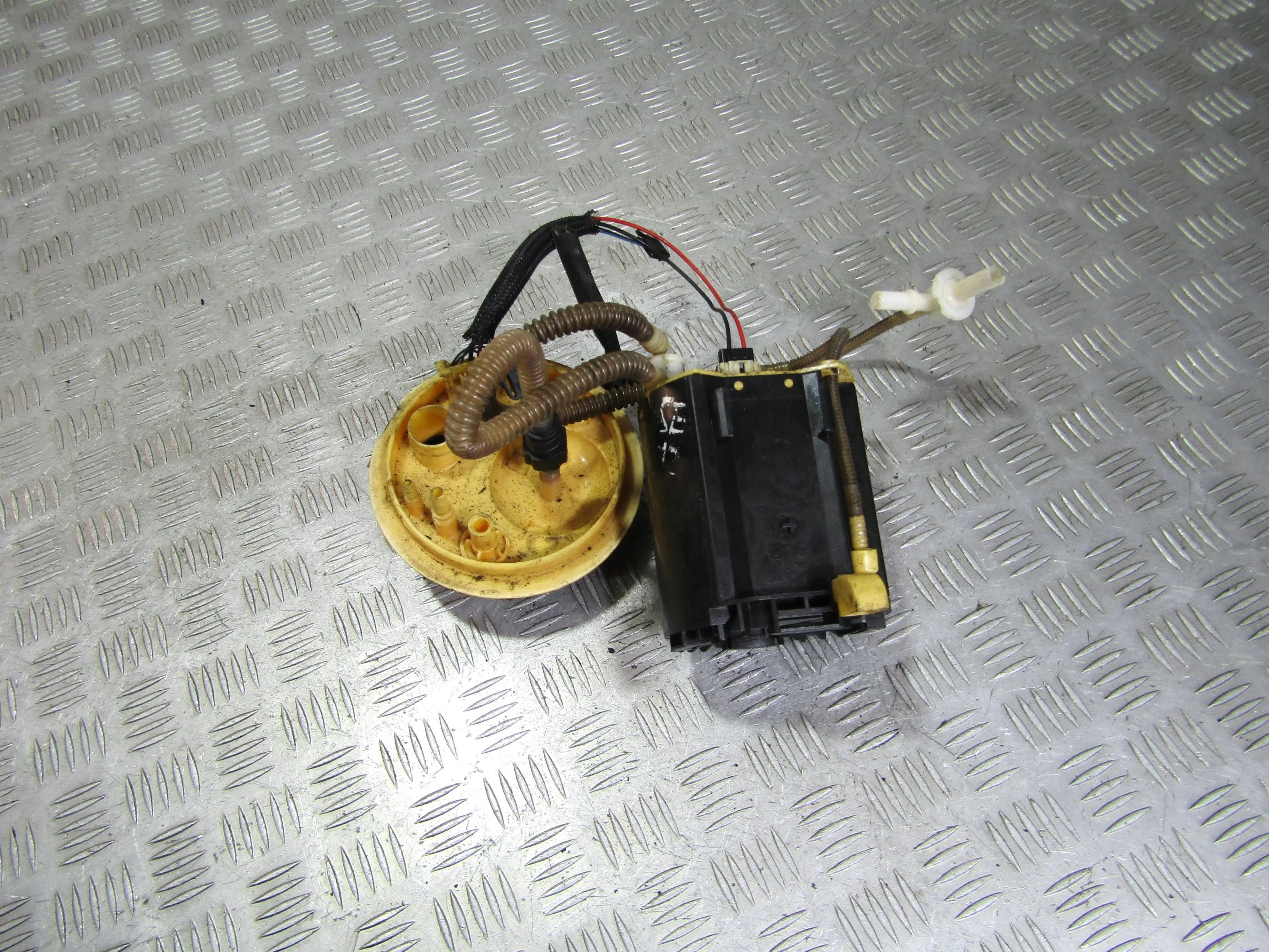 Насос топливный (бензонасос) LAND ROVER Range Rov