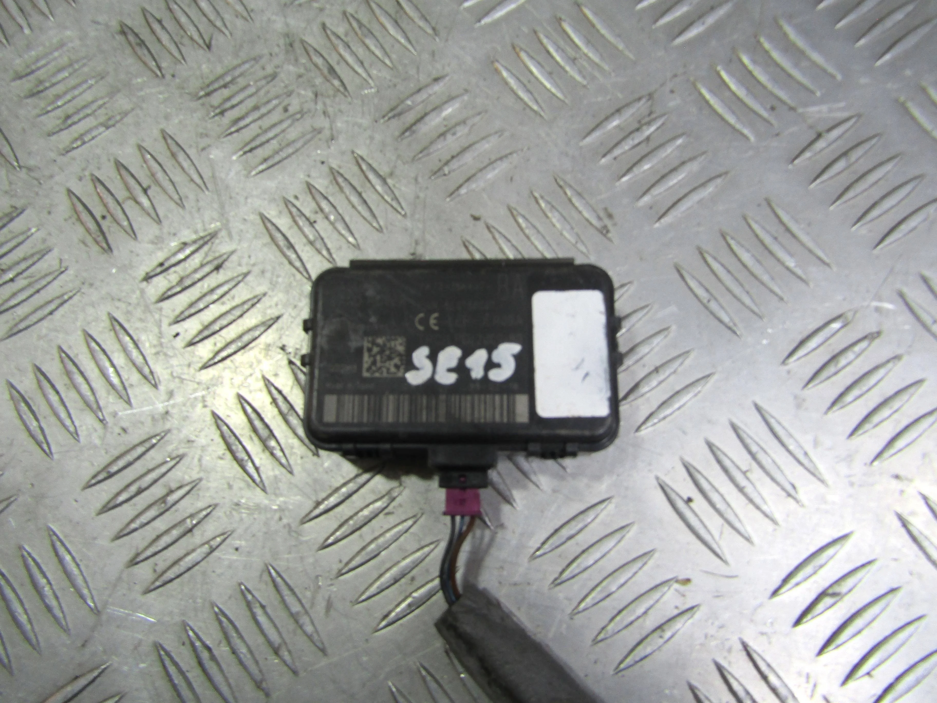 Антенна JAGUAR XE I (2015—2019)