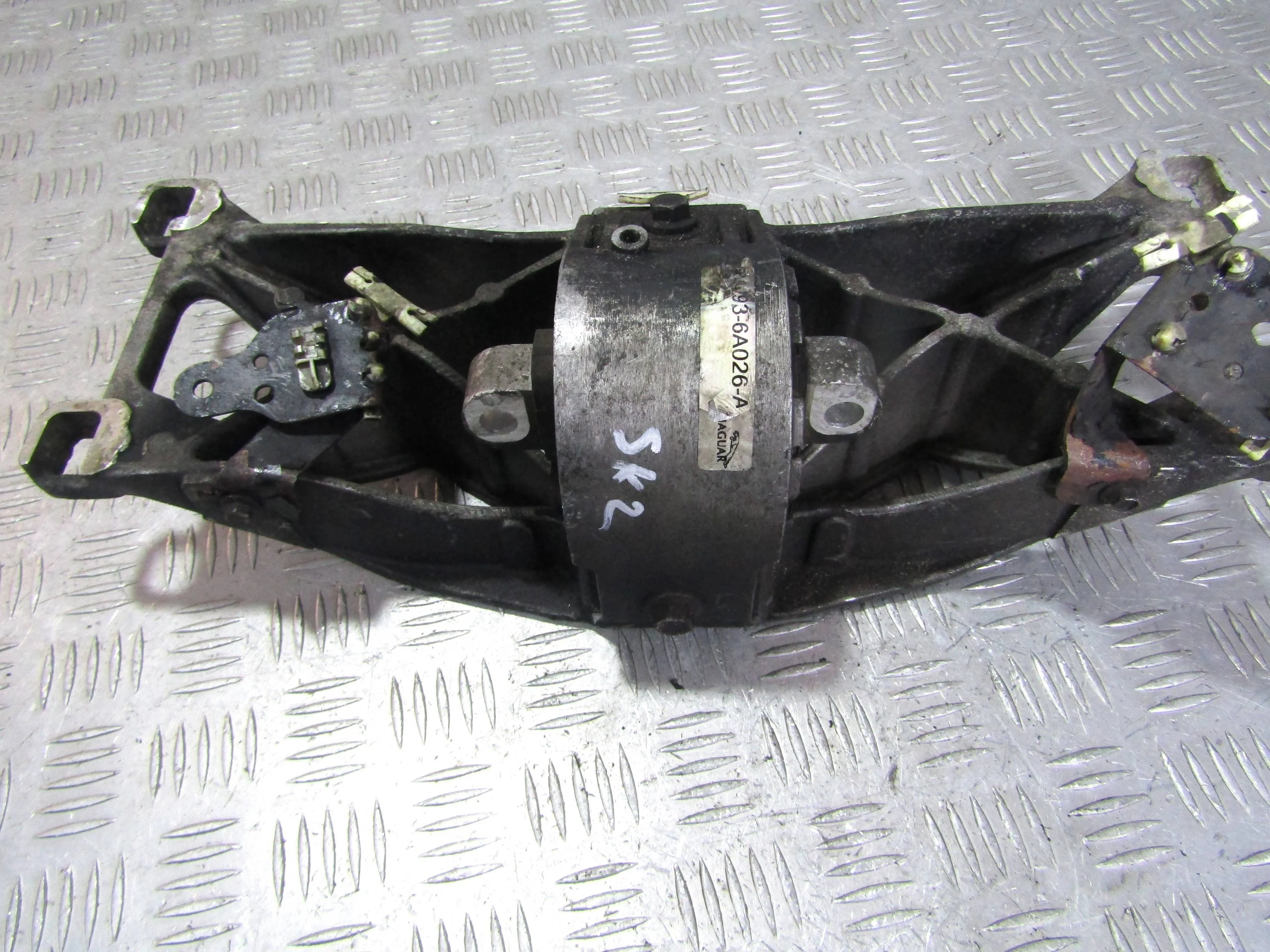 Опора КПП JAGUAR XF I рестайлинг (2011—2015)