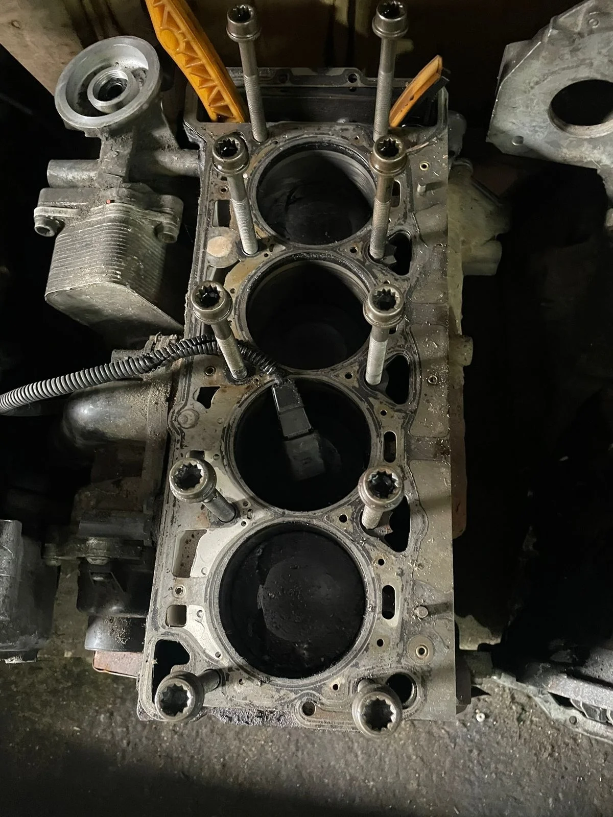 Шатун AUDI A3/A4 8K, SKODA OCTAVIA 1Z, VOLKSWAGEN TIGUAN 2008- CAWA б/у A3(2004-2013);A4 8K(2008-2012);A6 4F(2005-2011);OCTAVIA 1Z(2004-2012);PASSAT B6(2005-2010)