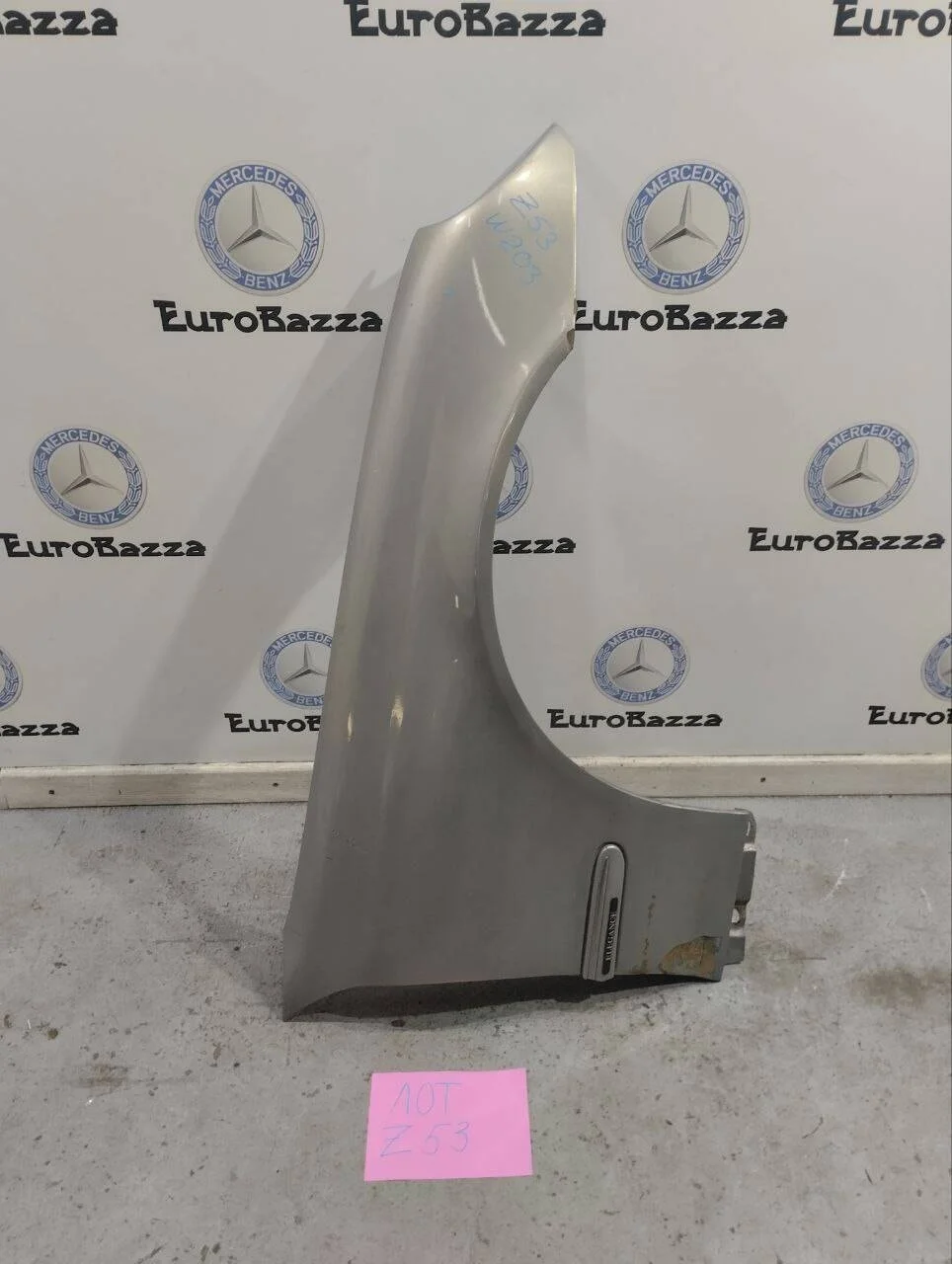 Крыло переднее правое Mercedes W203
