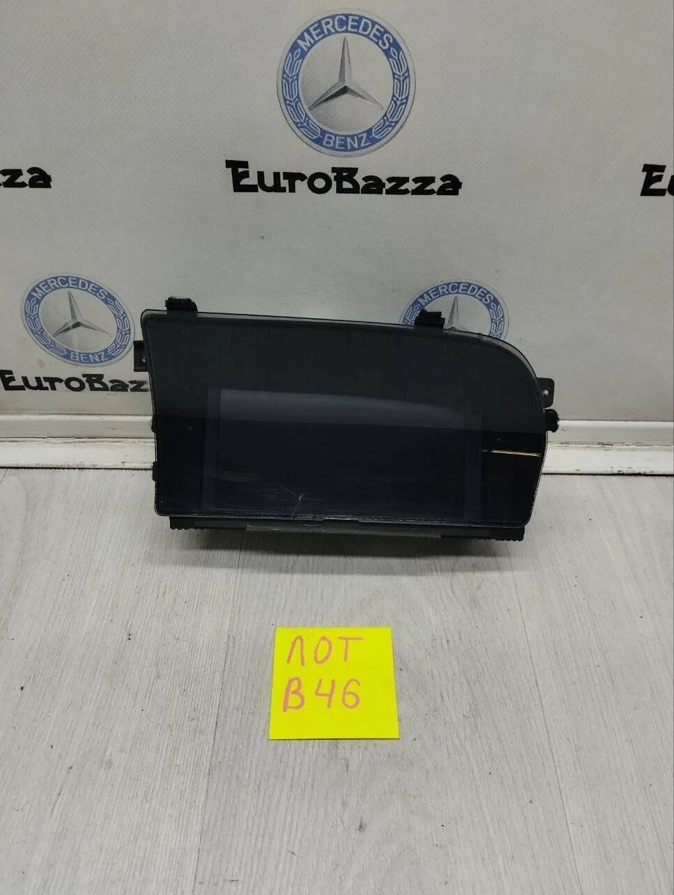 Монитор Mercedes W221