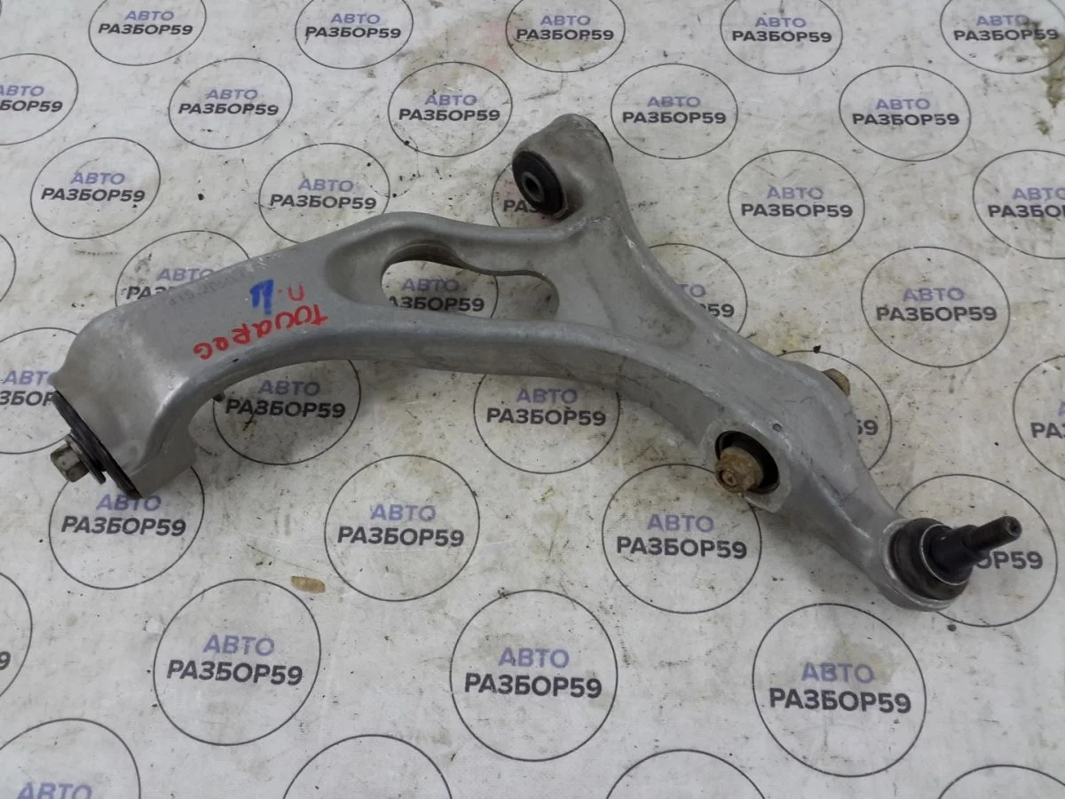 Рычаг передний левый Volkswagen Touareg II (2010—2014)