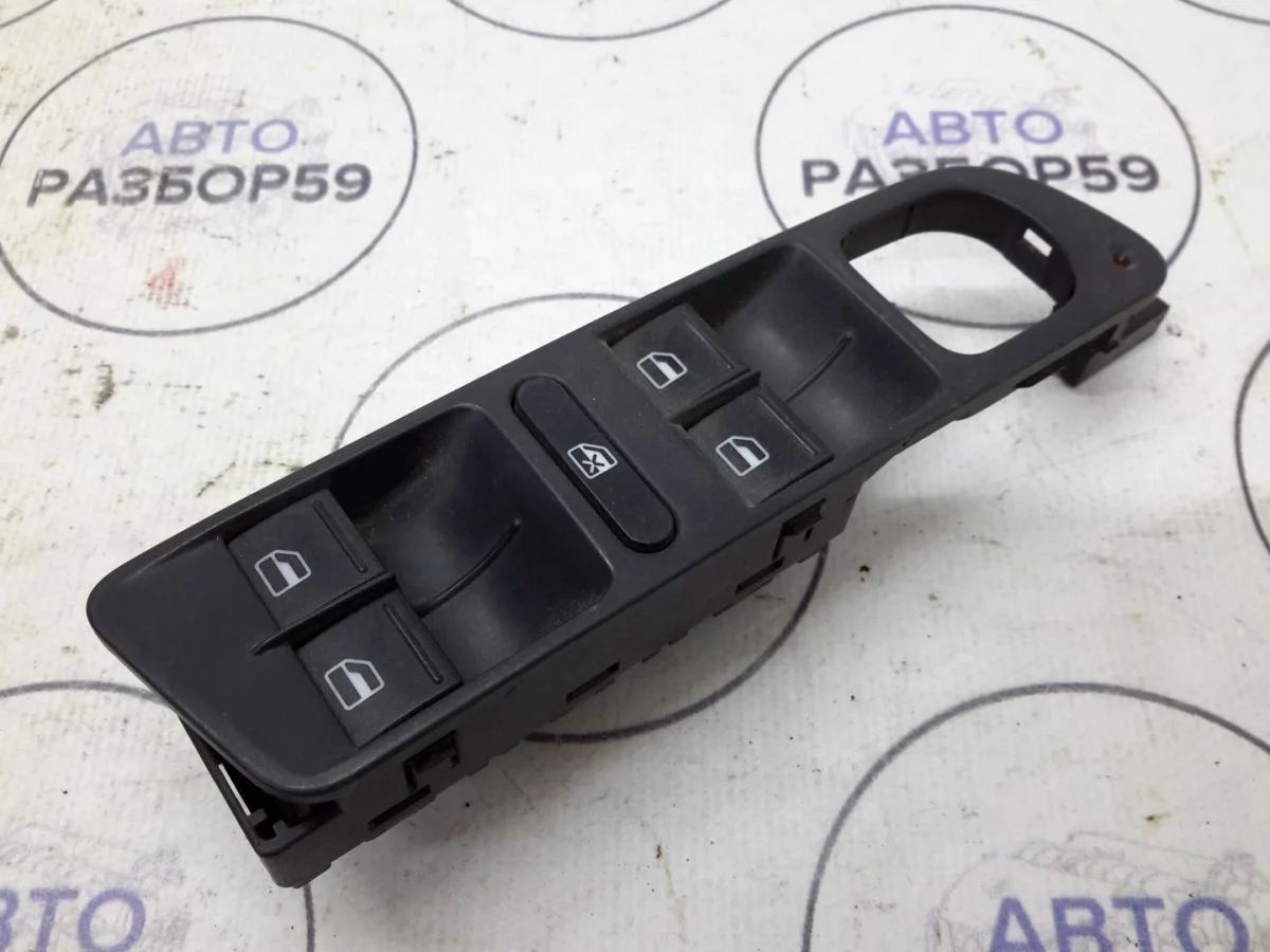 Блок стеклоподъемников Volkswagen Tiguan I (2007—2011)