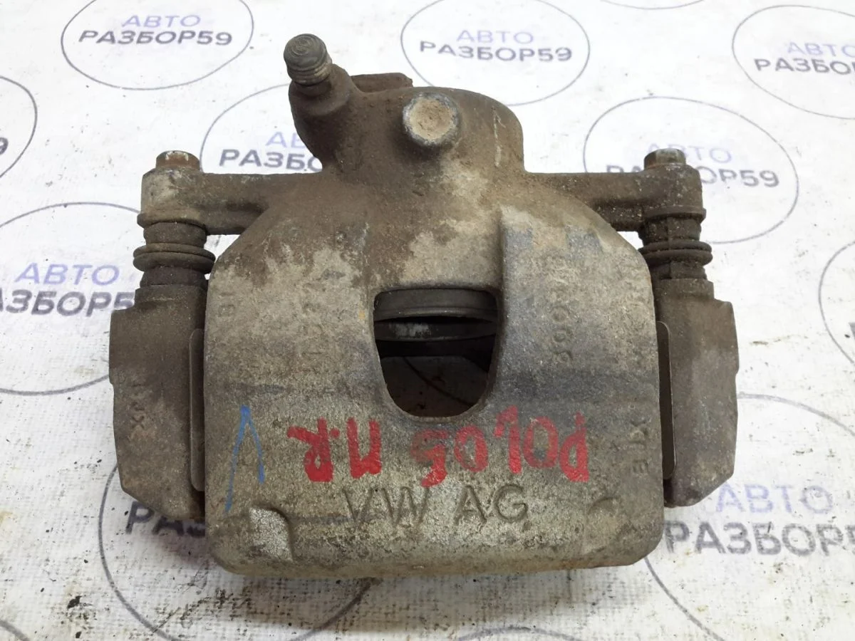 Суппорт передний правый Volkswagen Polo V рестайлинг (2015—2020)