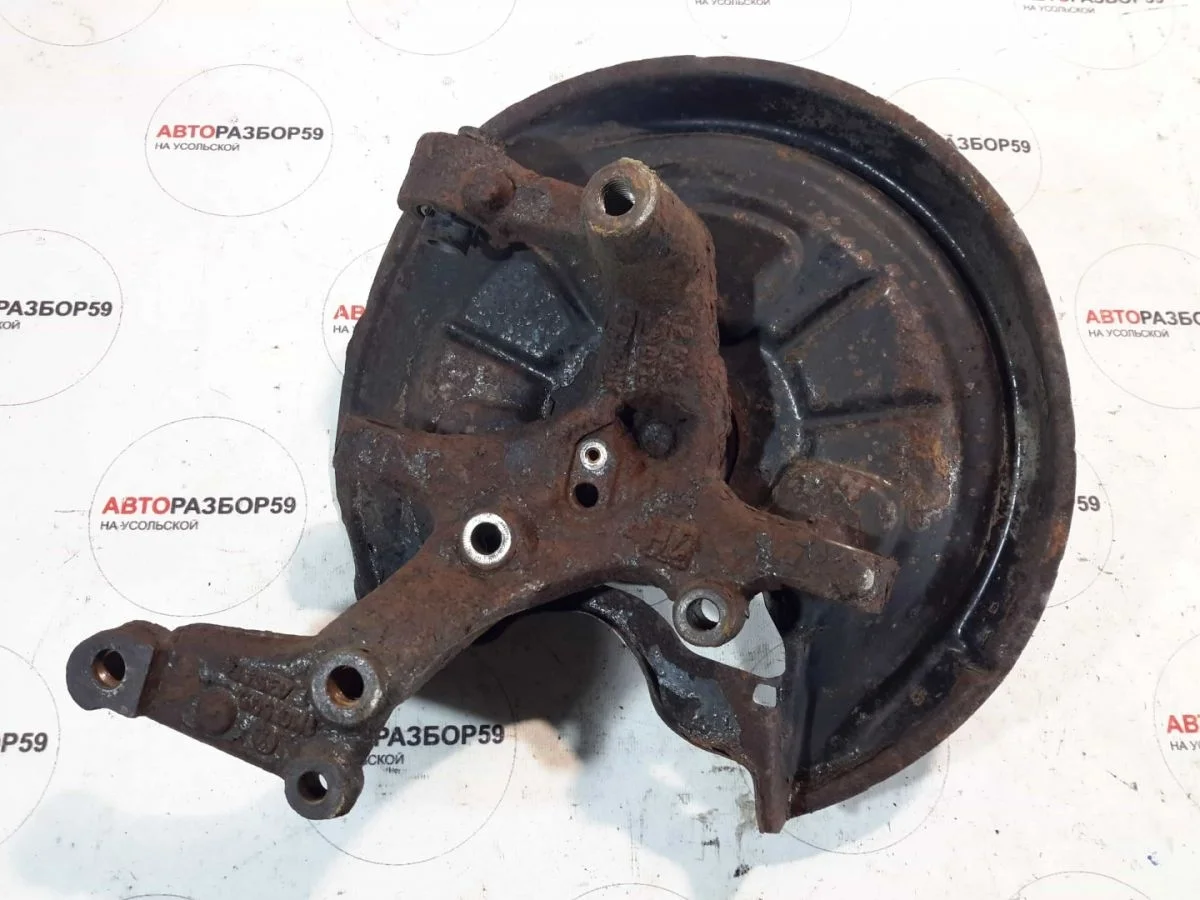 Кулак задний левый Volkswagen Golf Mk5 (2003—2009)