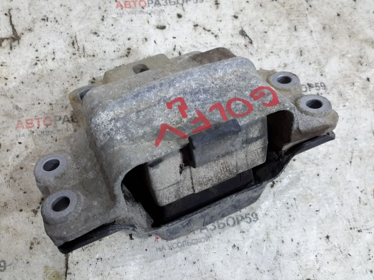 Опора двигателя левая Volkswagen Golf Mk5 (2003—2009)