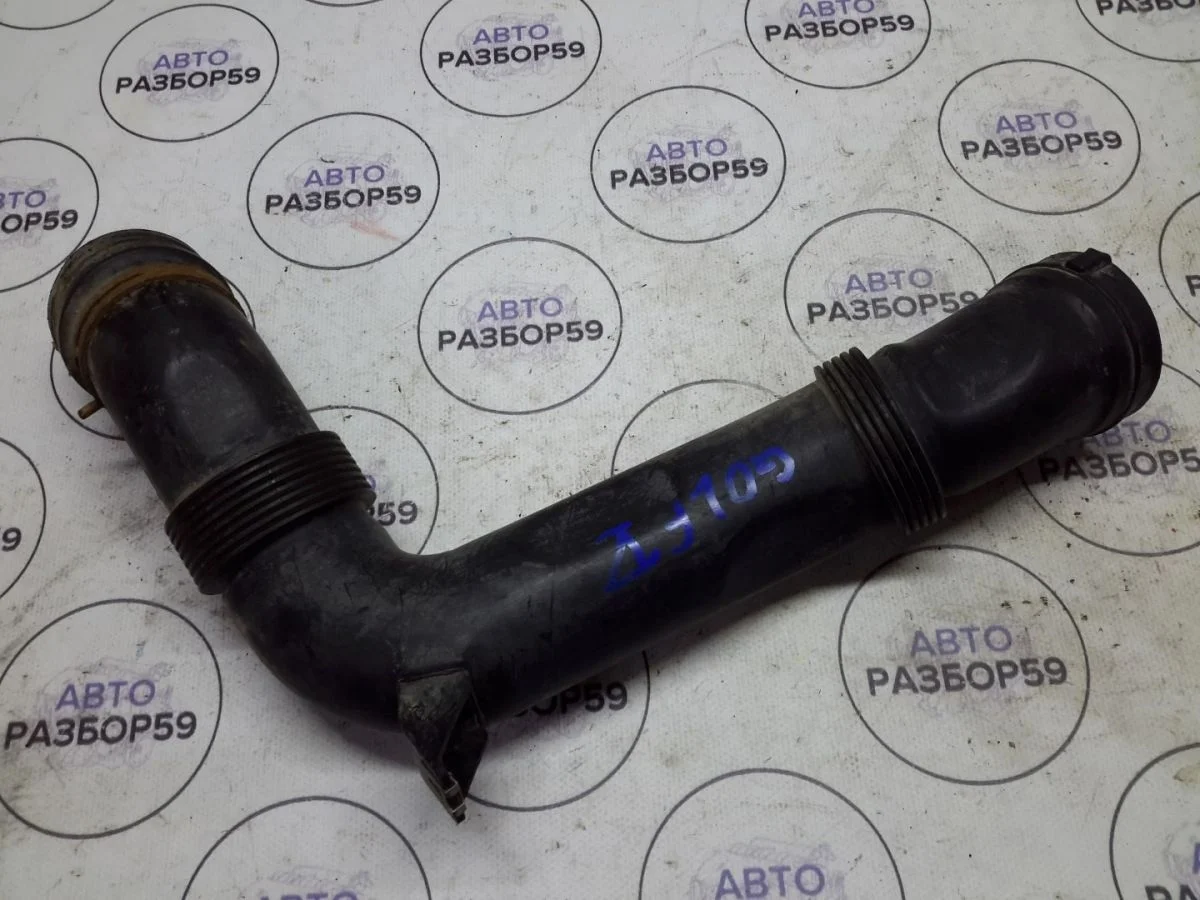 Патрубок воздушного фильтра Volkswagen Golf Mk5 (2003—2009)