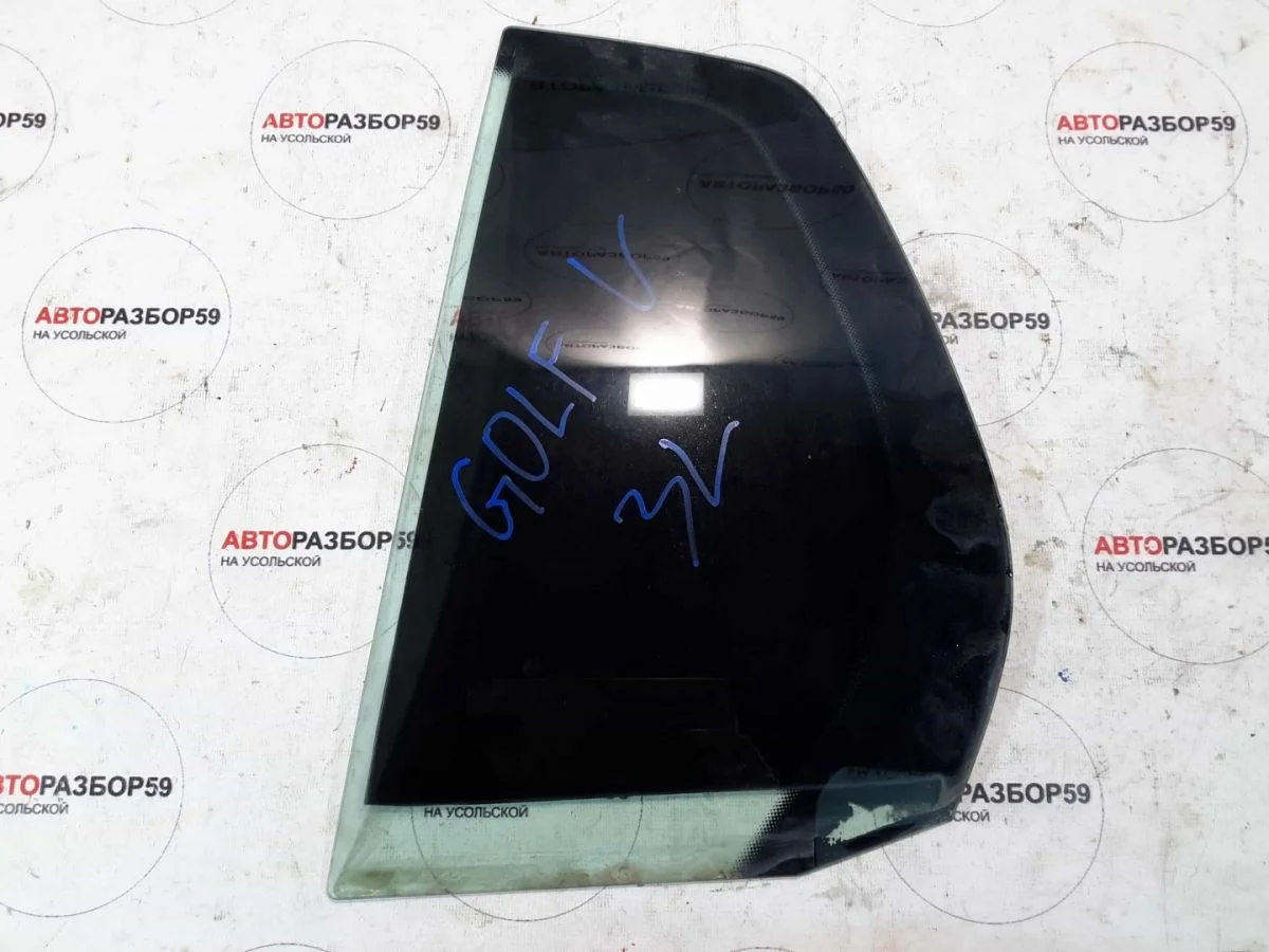 Форточка двери задней левой Volkswagen Golf Mk5 (2003—2009)